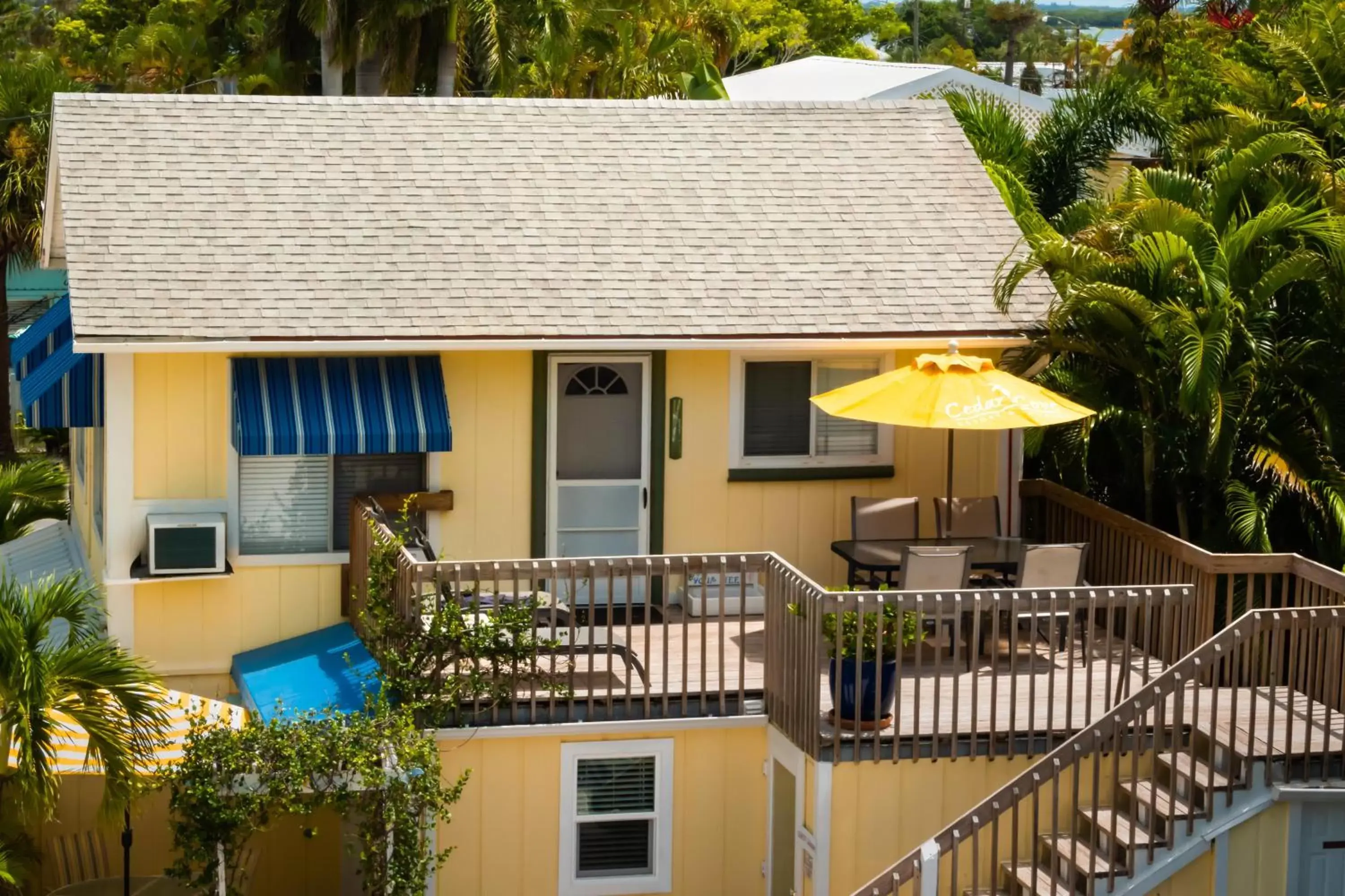 Balcony/Terrace, Property Building in Cedar Cove Resort & Cottages