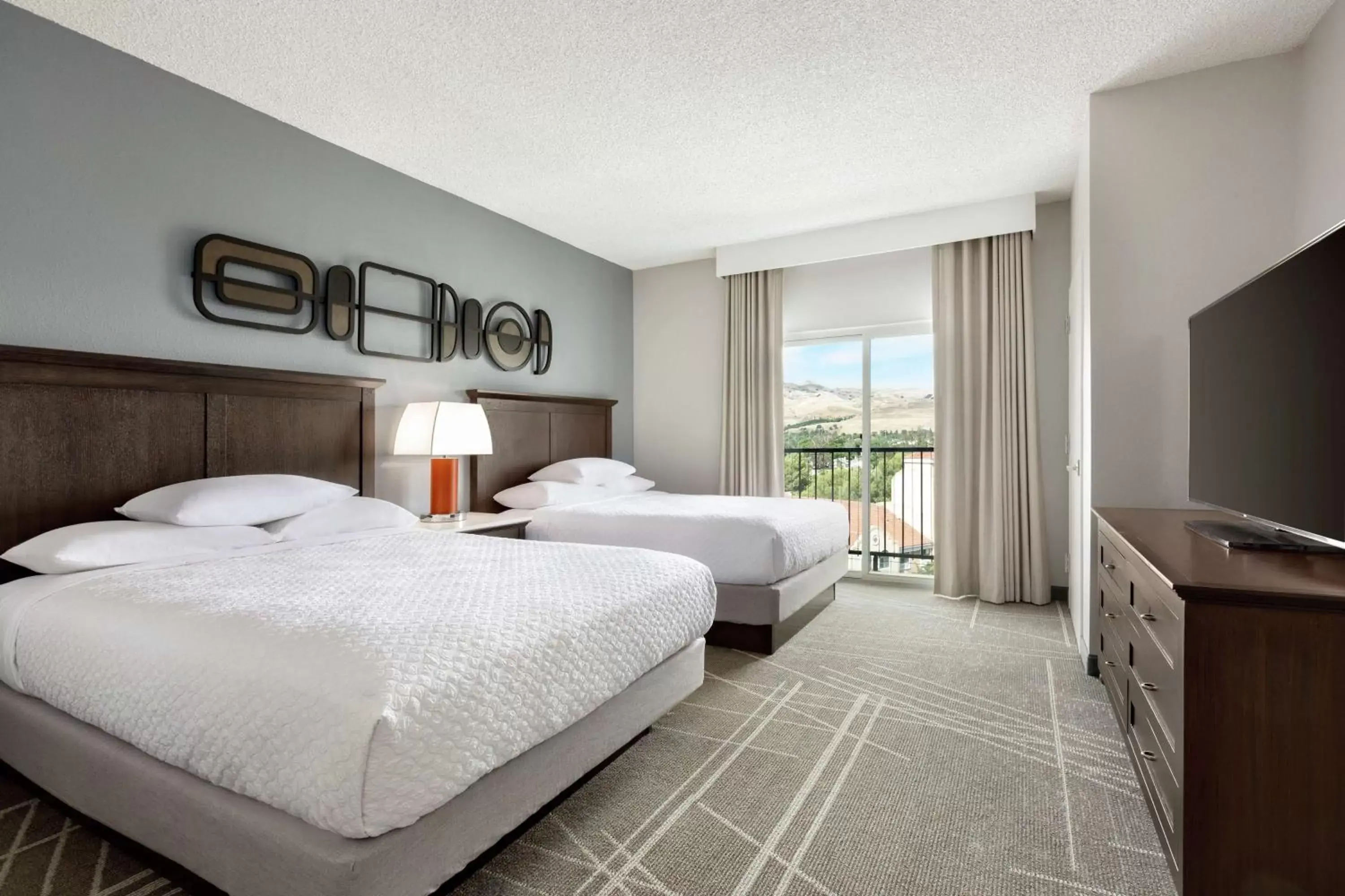 Bedroom in Embassy Suites by Hilton Milpitas Silicon Valley