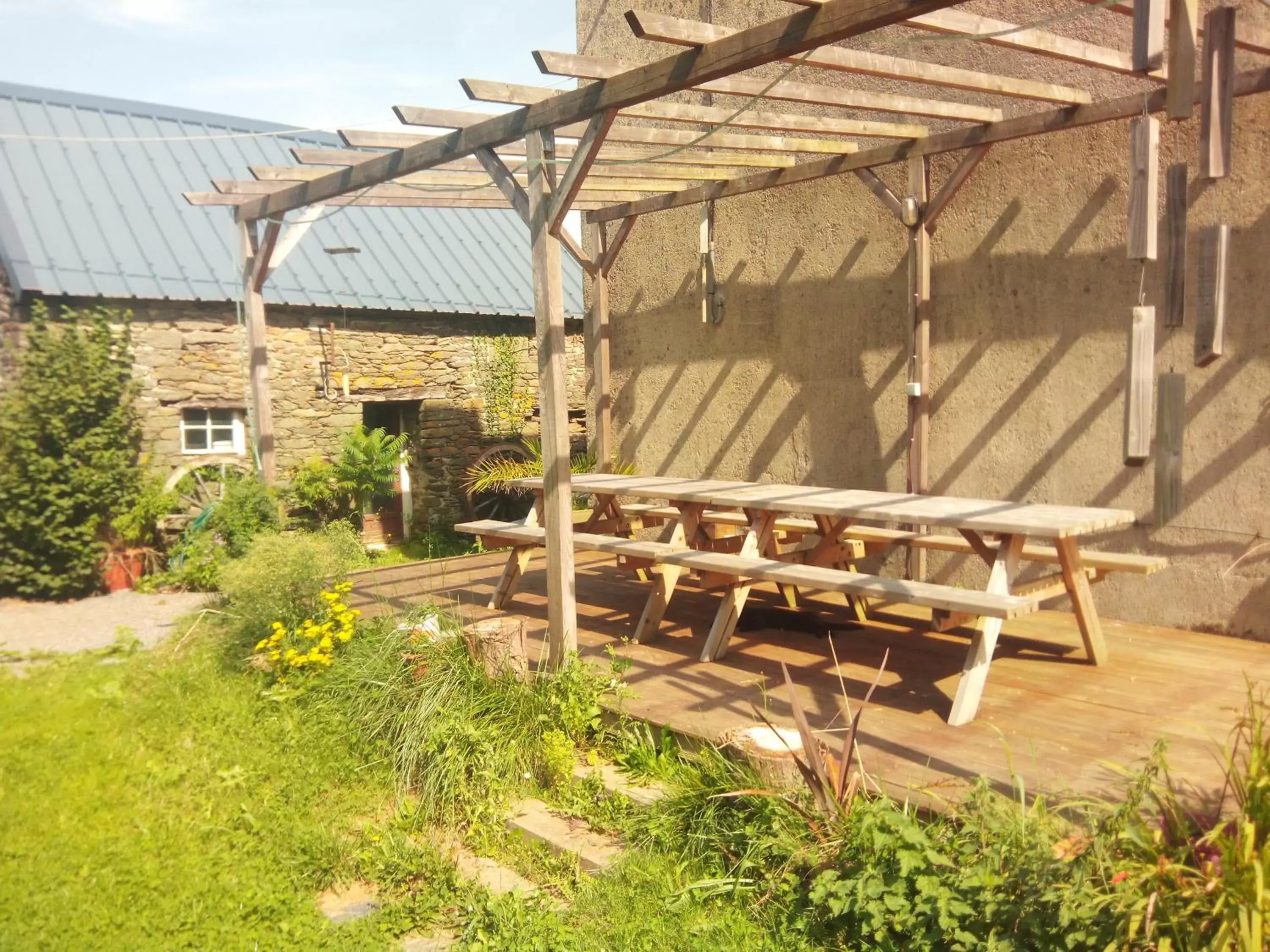 Patio in Le Jardin Enchanteur, chaleureuse maison d'hôtes calme et accueillante