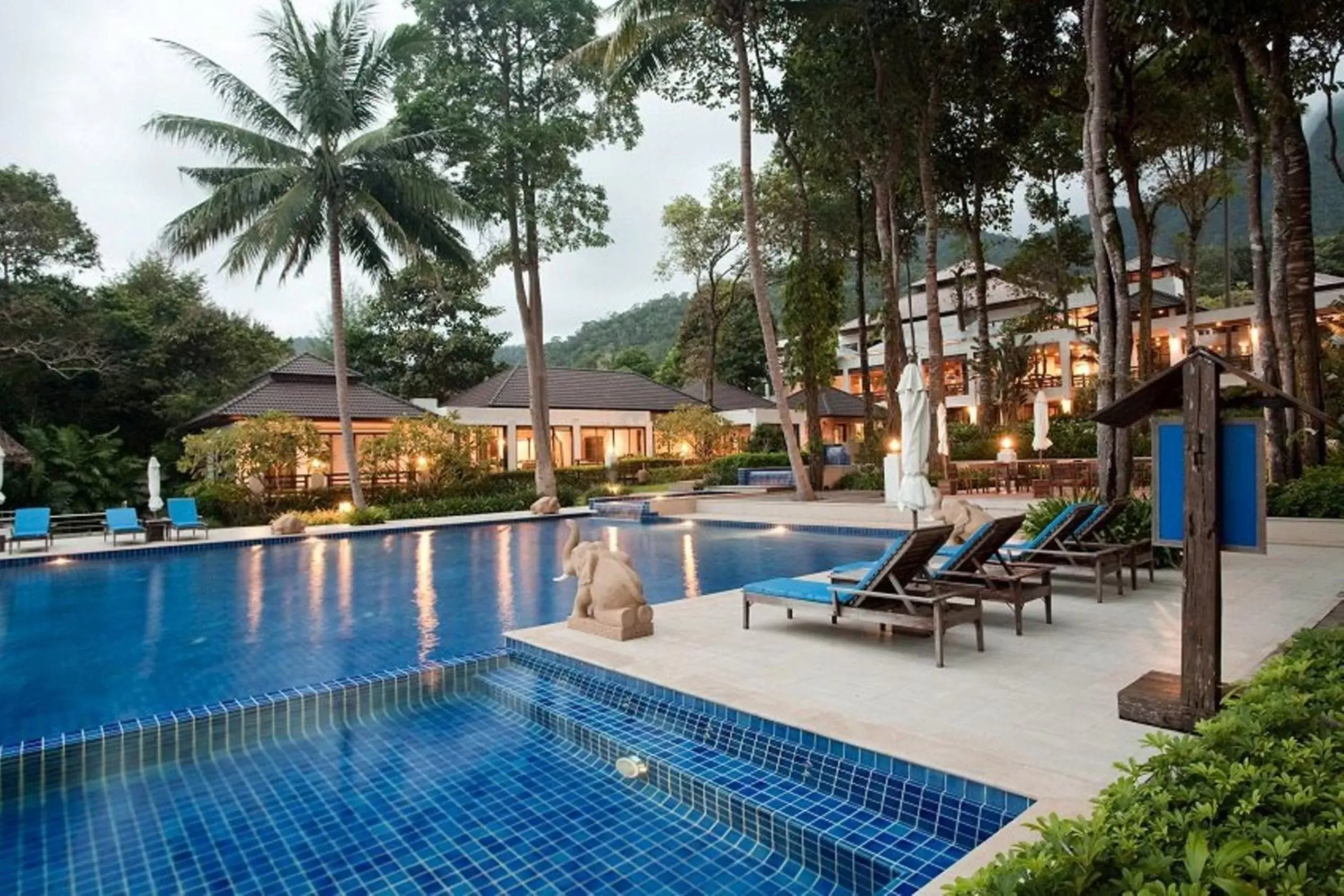 Swimming Pool in Chang Buri Resort & Spa