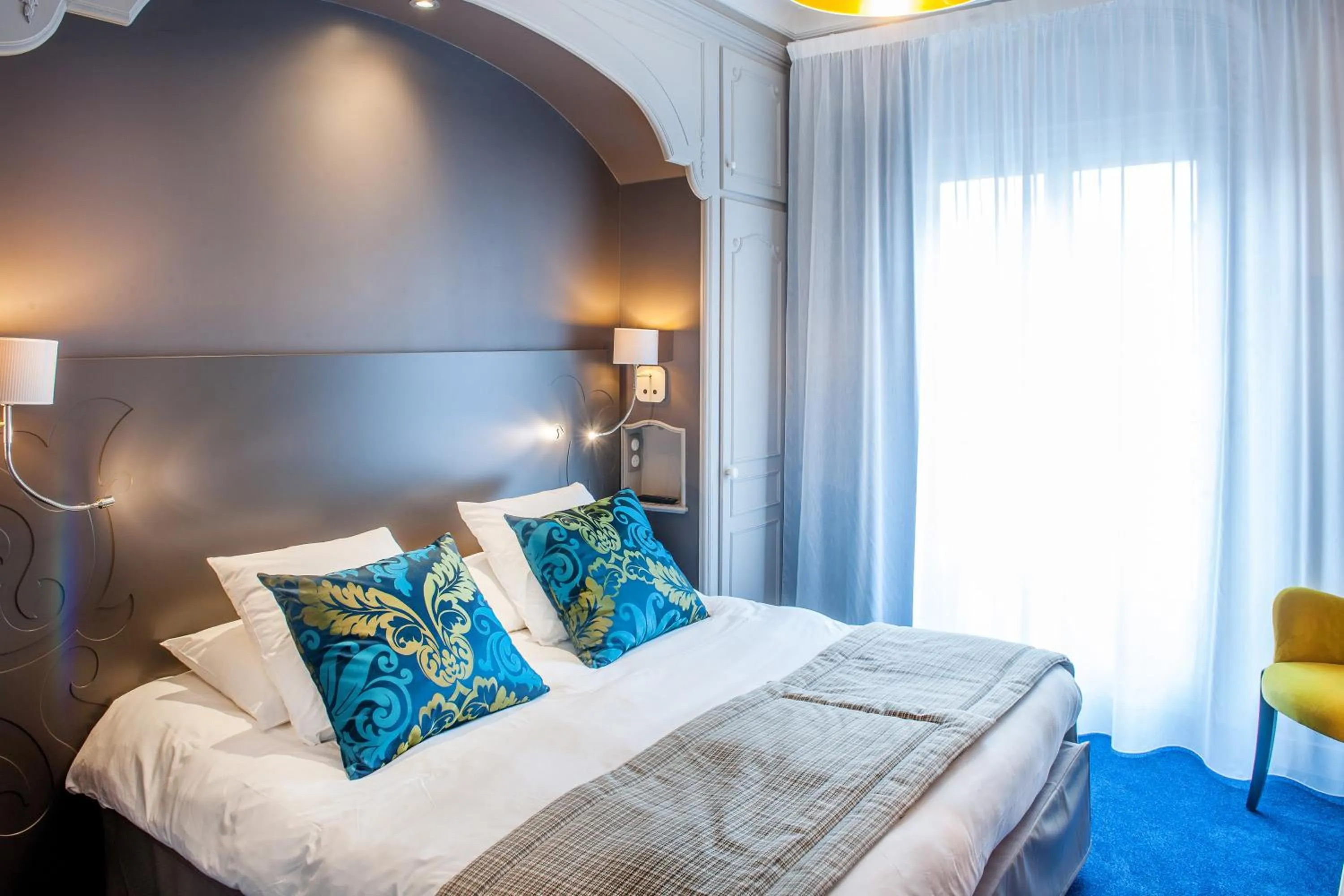 Photo of the whole room, Bed in Grand Hotel Gallia & Londres