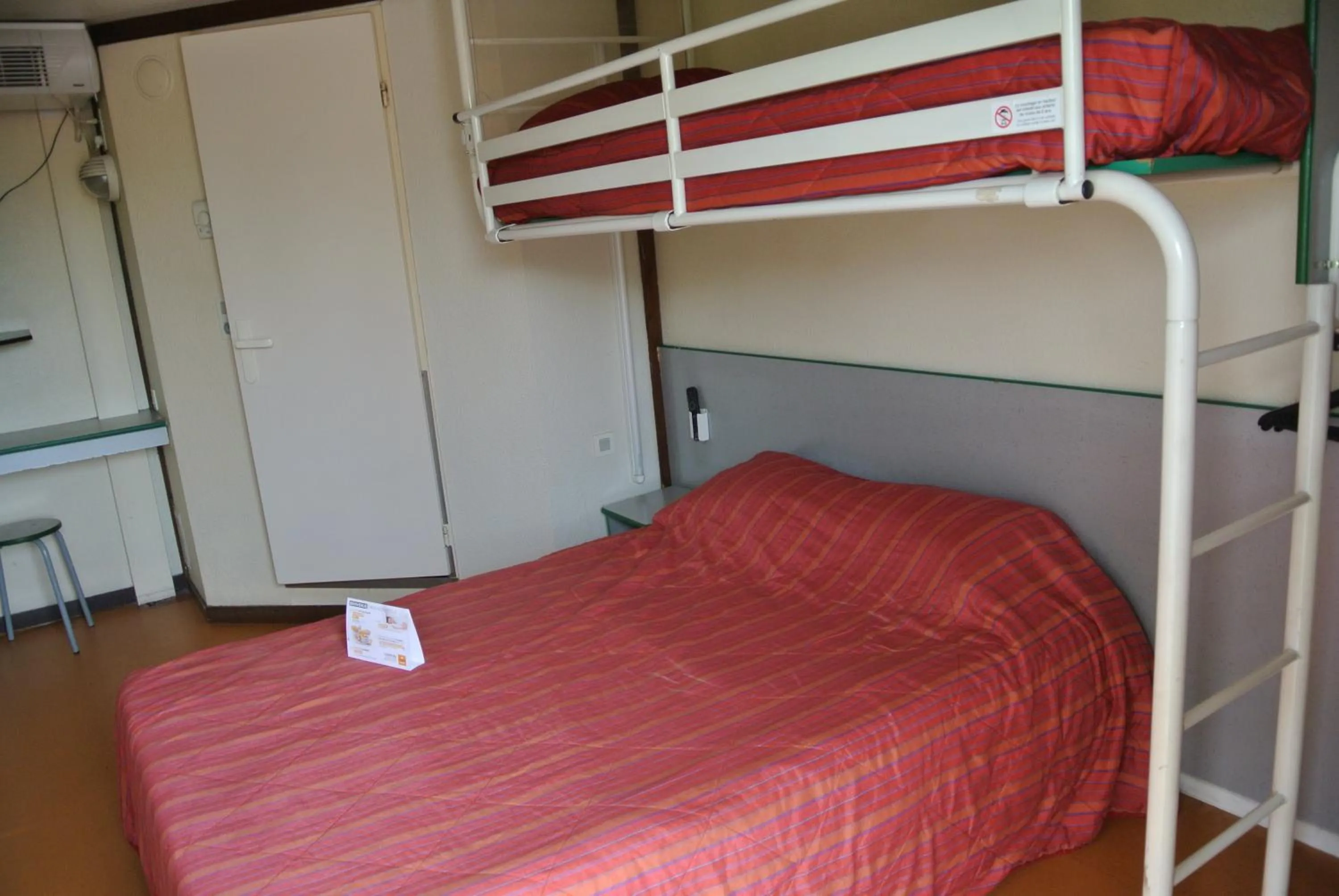 bunk bed, Bed in Premiere Classe Lyon Sud - Chasse Sur Rhône