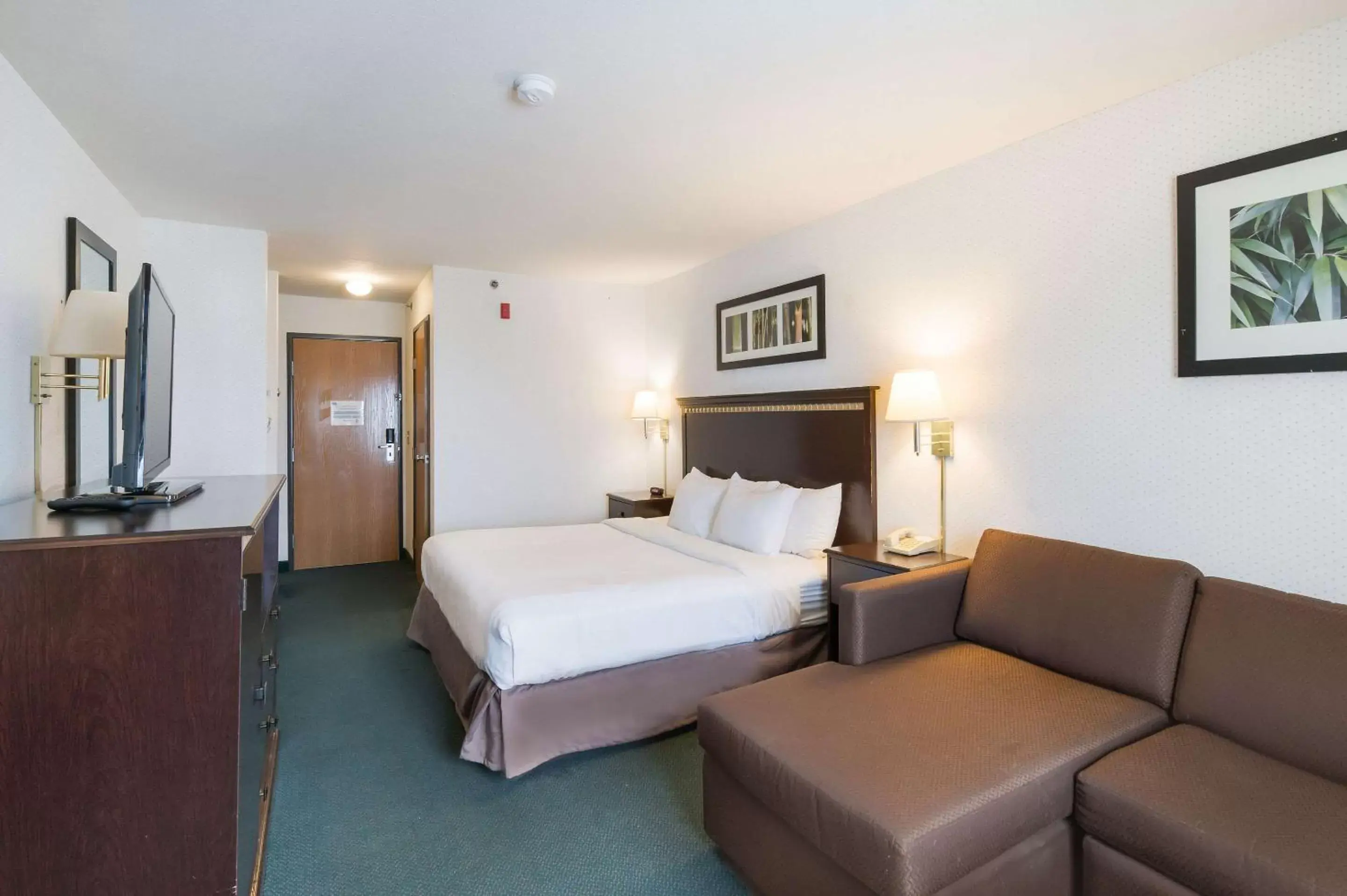 Bed in Rodeway Inn Urbana Champaign University Area