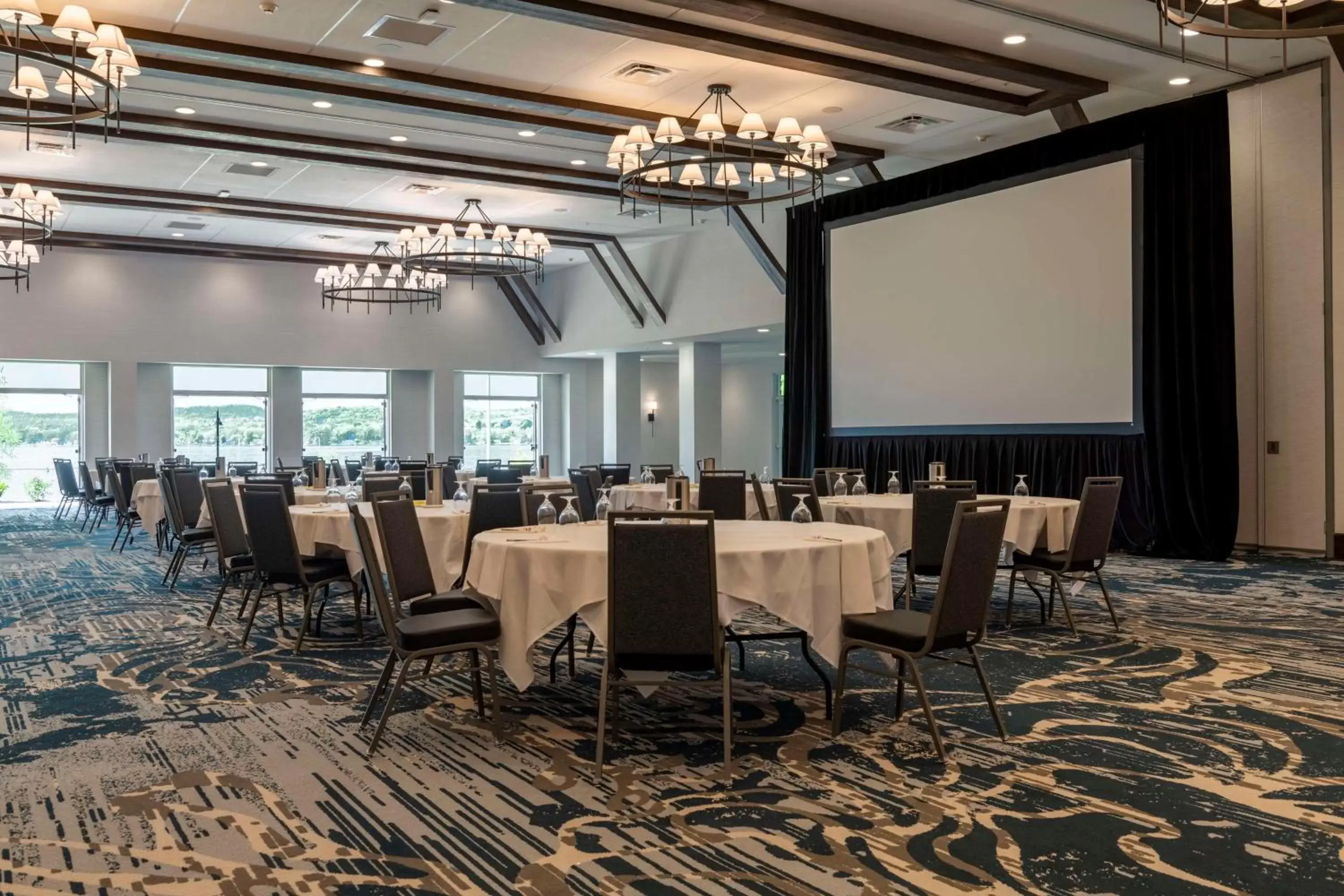 Meeting/conference room in Hotel Canandaigua, Tapestry Collection By Hilton