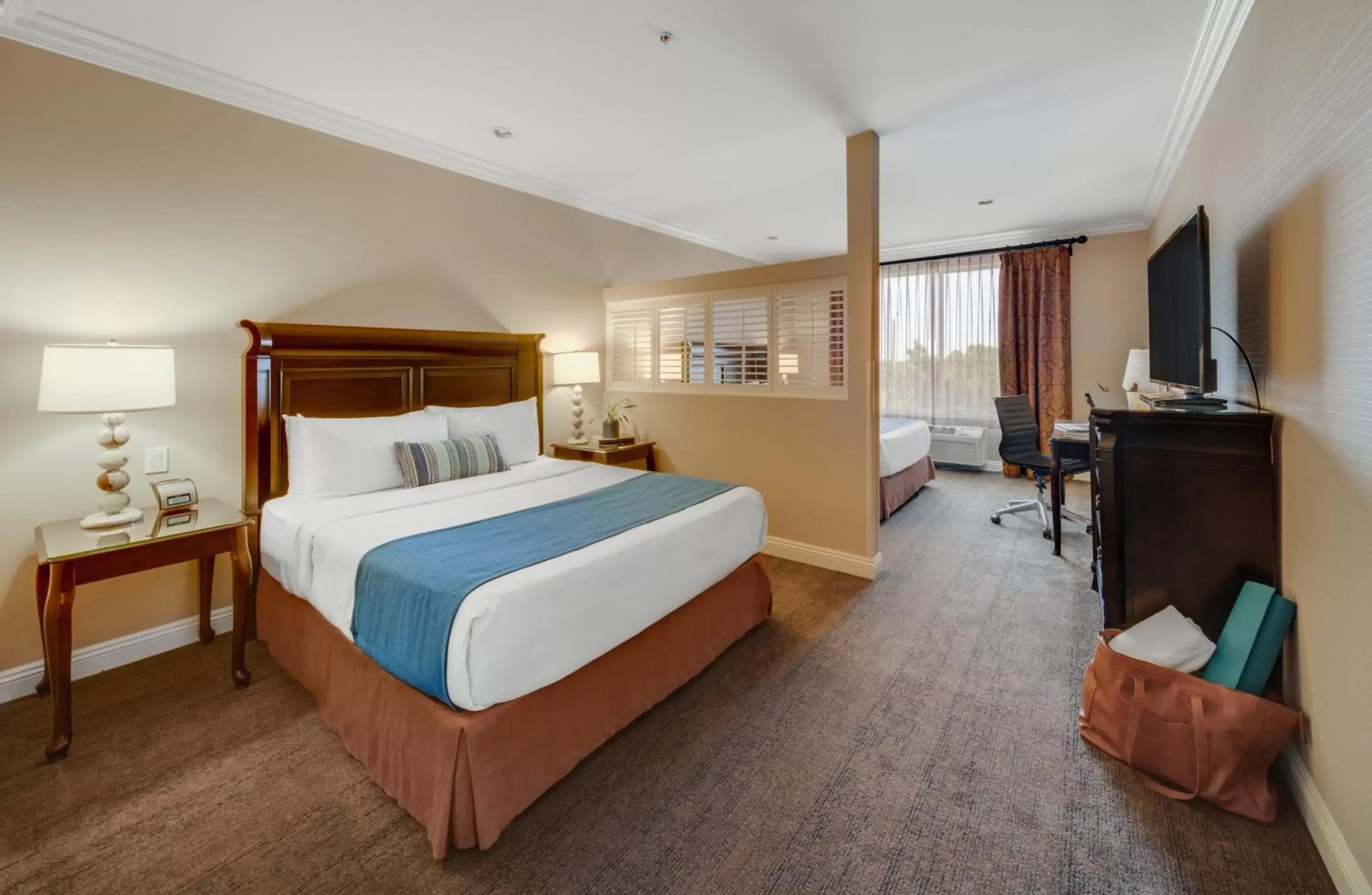 Bed in Ayres Hotel & Spa Moreno Valley/Riverside