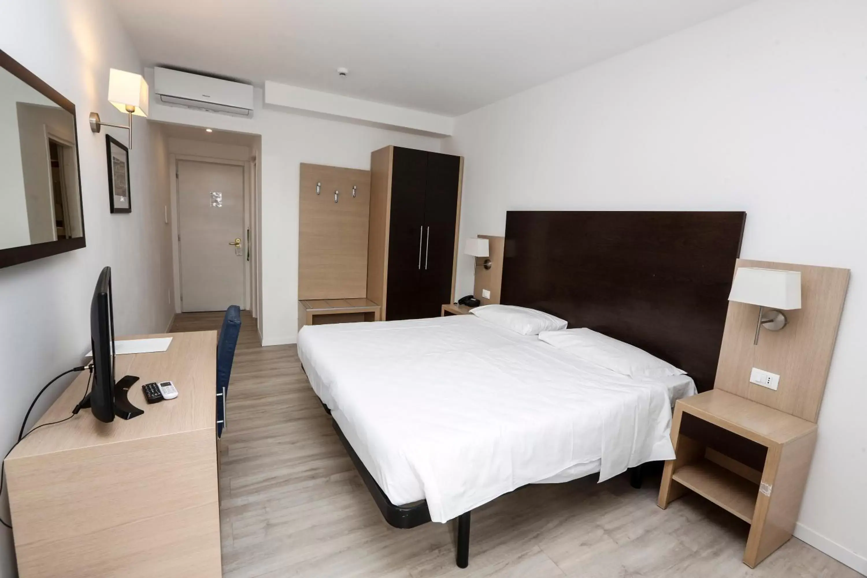 Bedroom, Bed in Hotel Giardino d'Europa