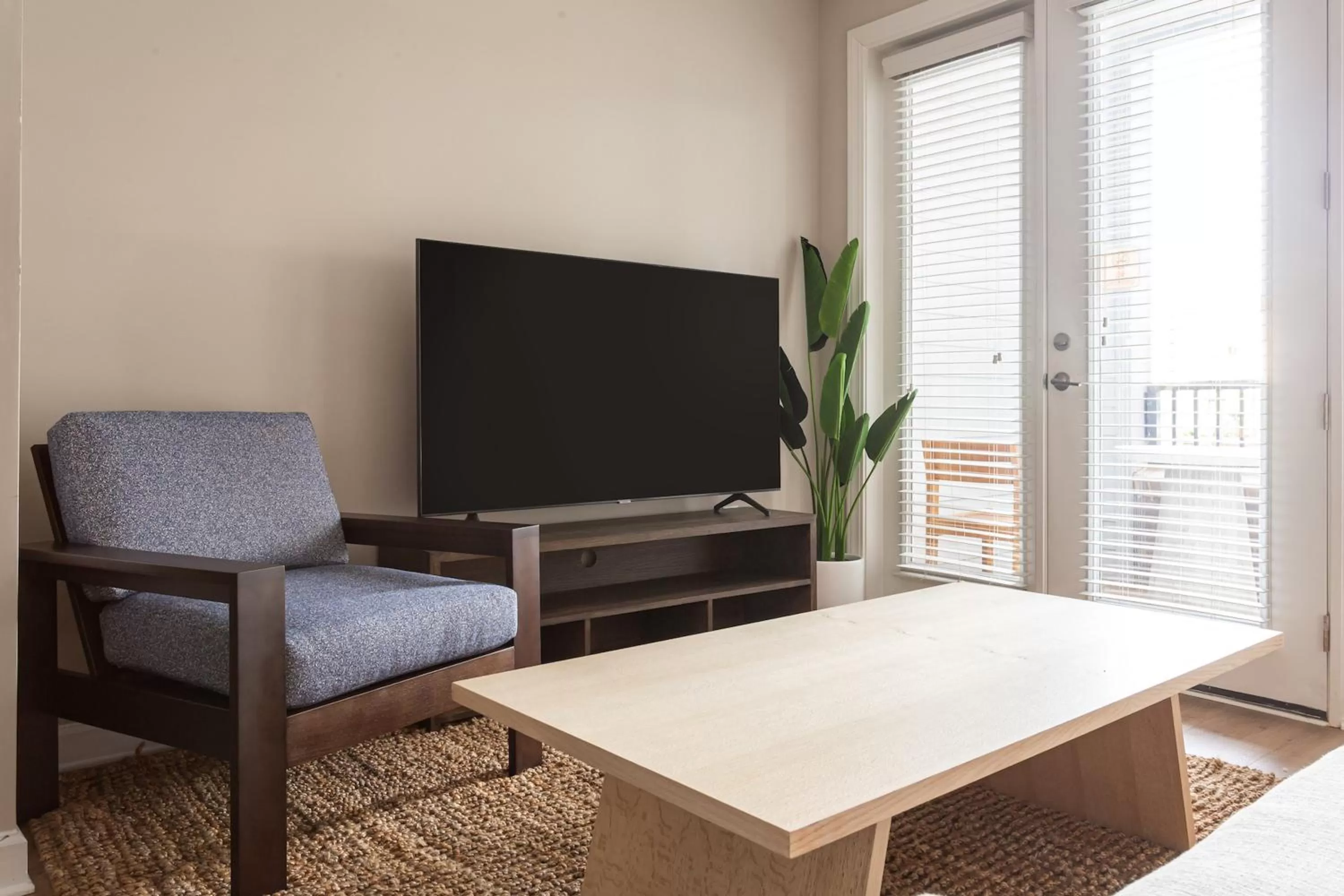 TV and multimedia in Kasa FreeMoreWest Charlotte