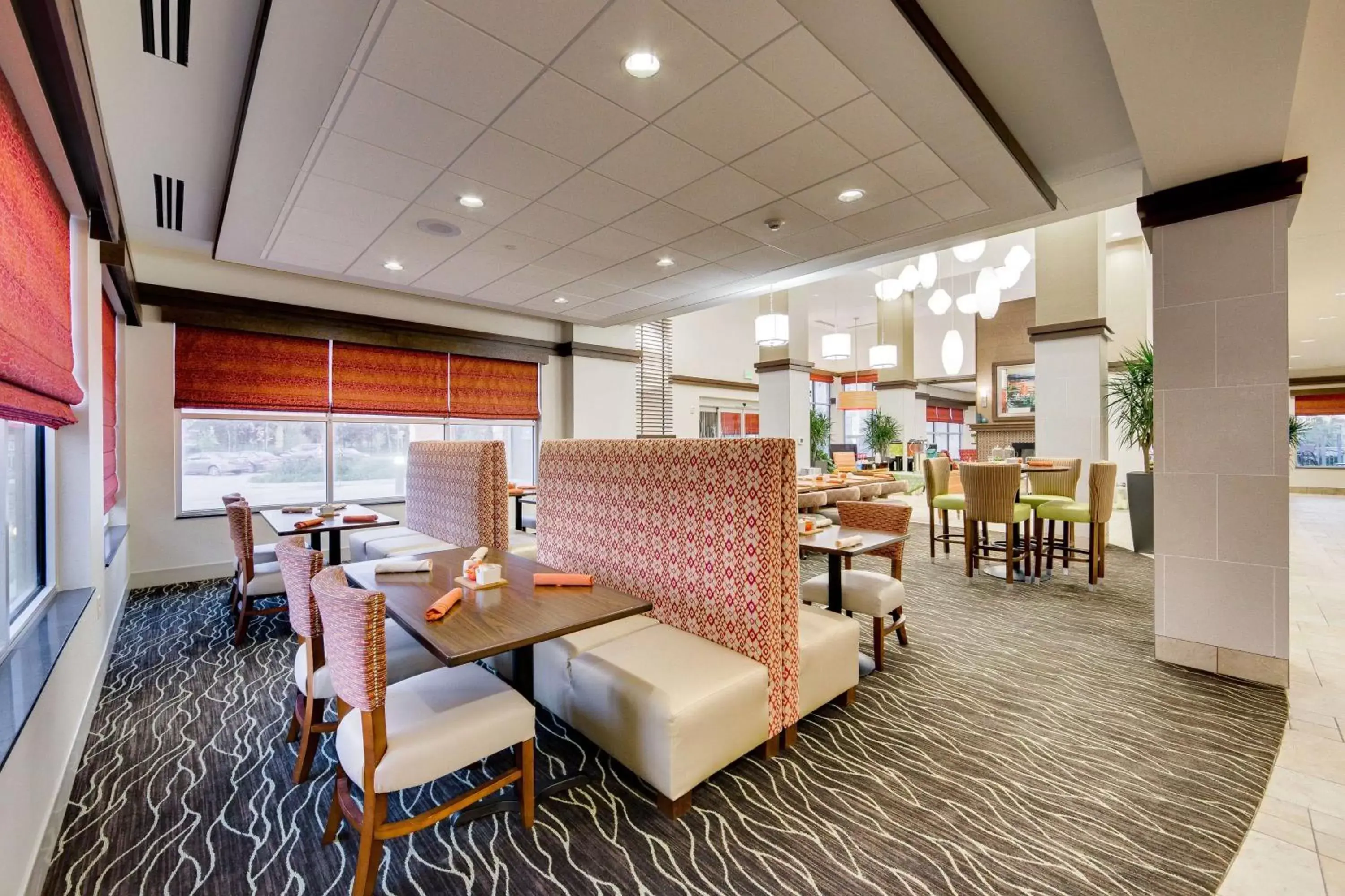 Dining area in Hilton Garden Inn North Houston Spring