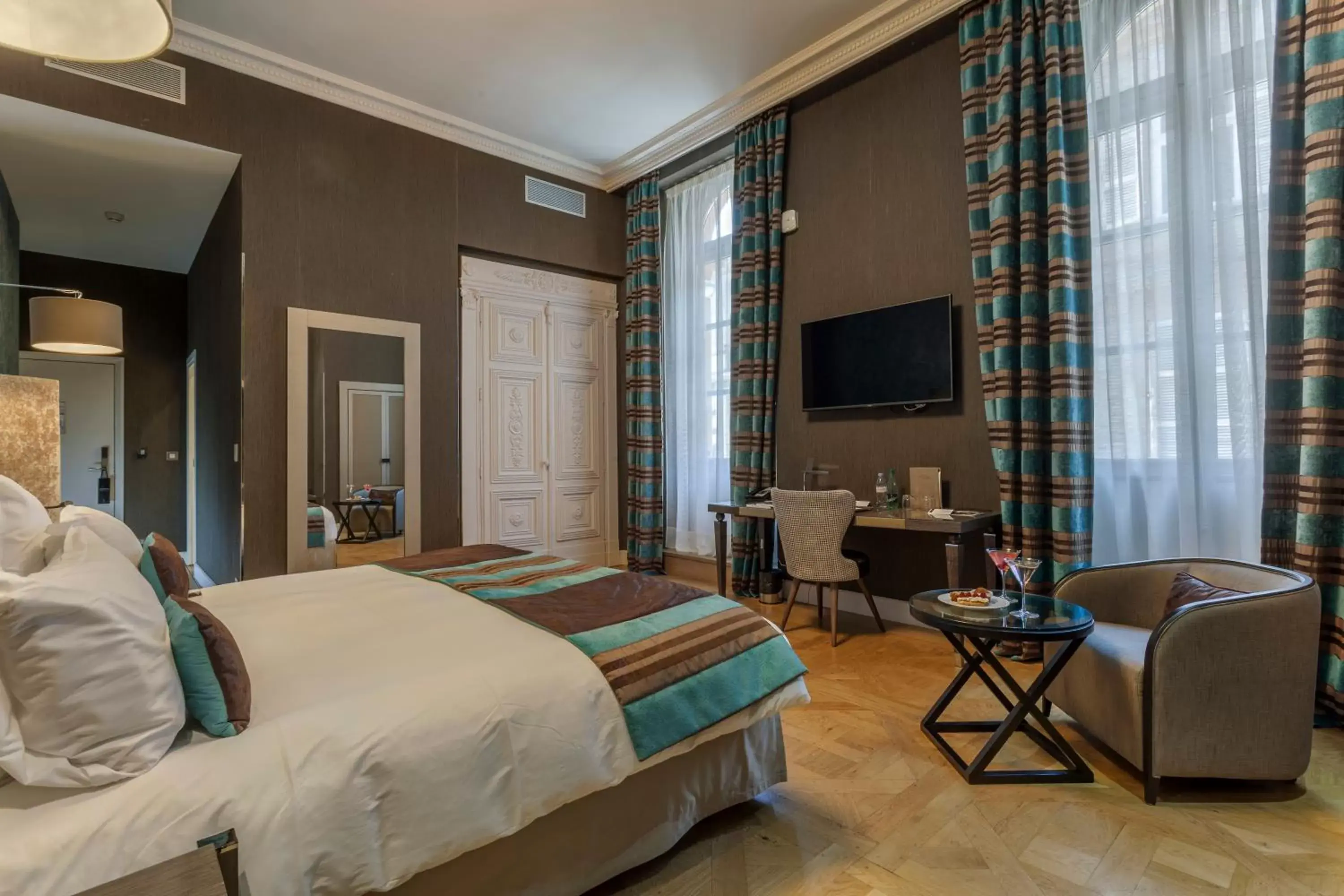 Bedroom in La Cour des Consuls Hotel and Spa Toulouse - MGallery
