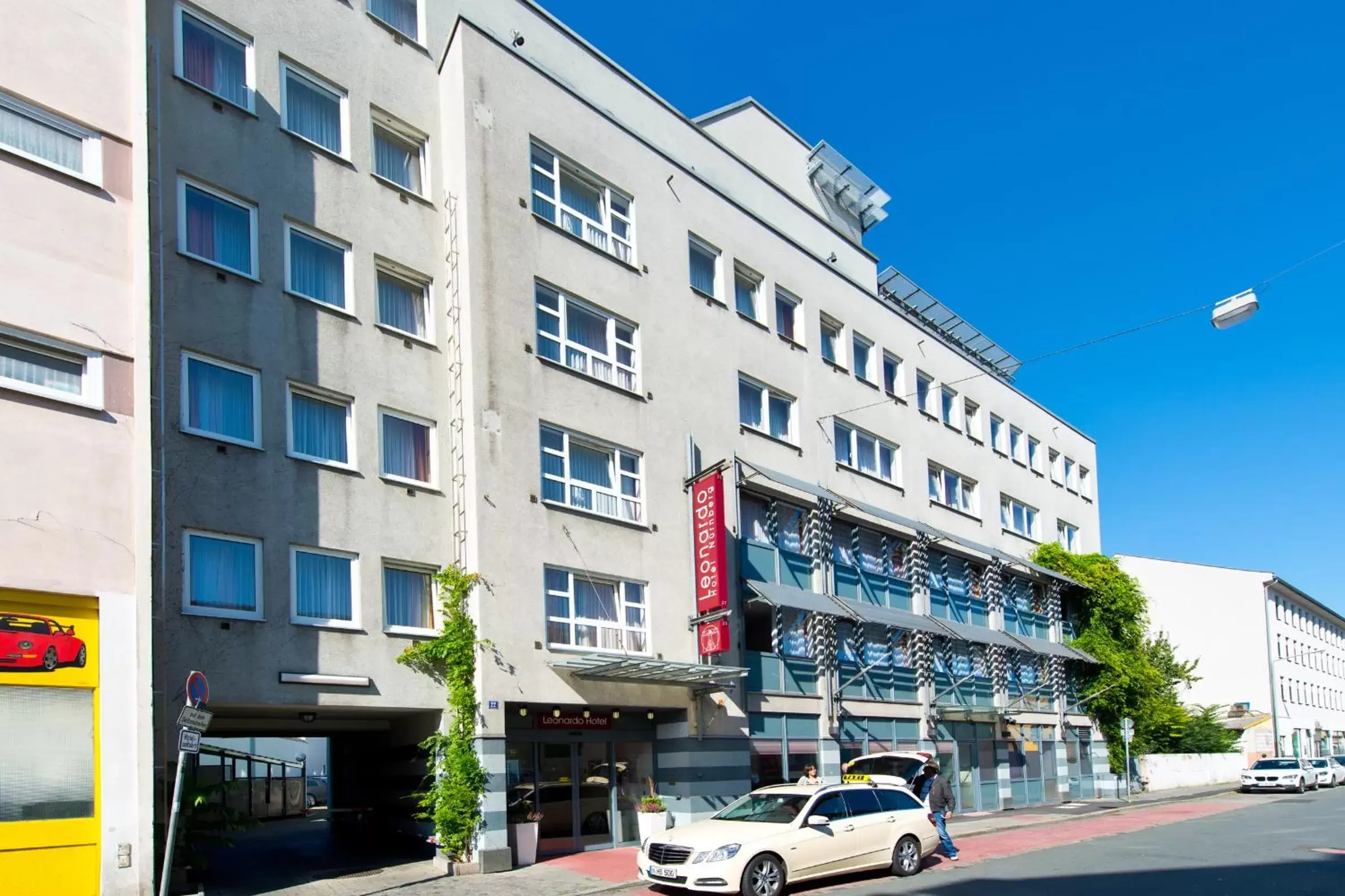 Facade/entrance, Property Building in Leonardo Hotel Nürnberg