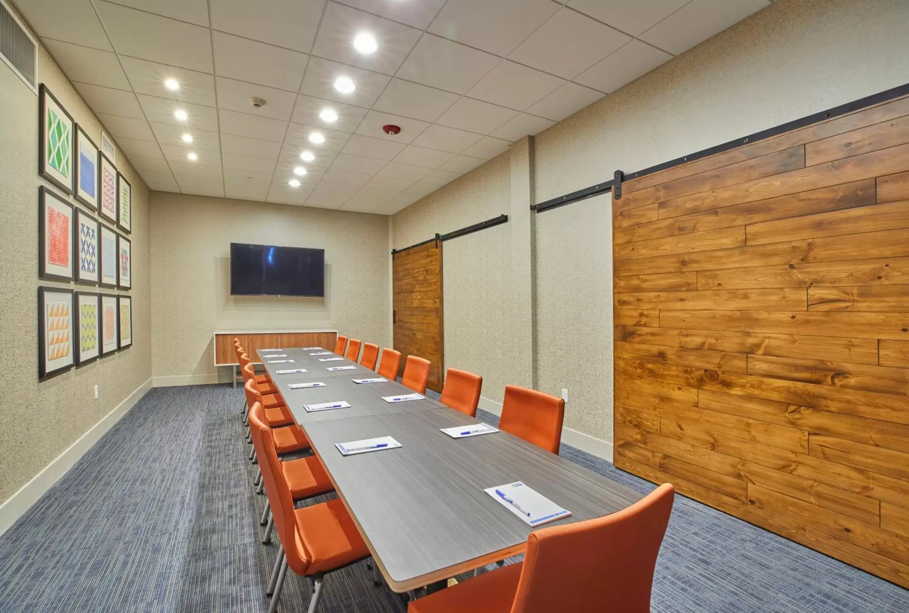 Meeting/conference room in Holiday Inn Express & Suites - Hermiston Downtown, an IHG Hotel