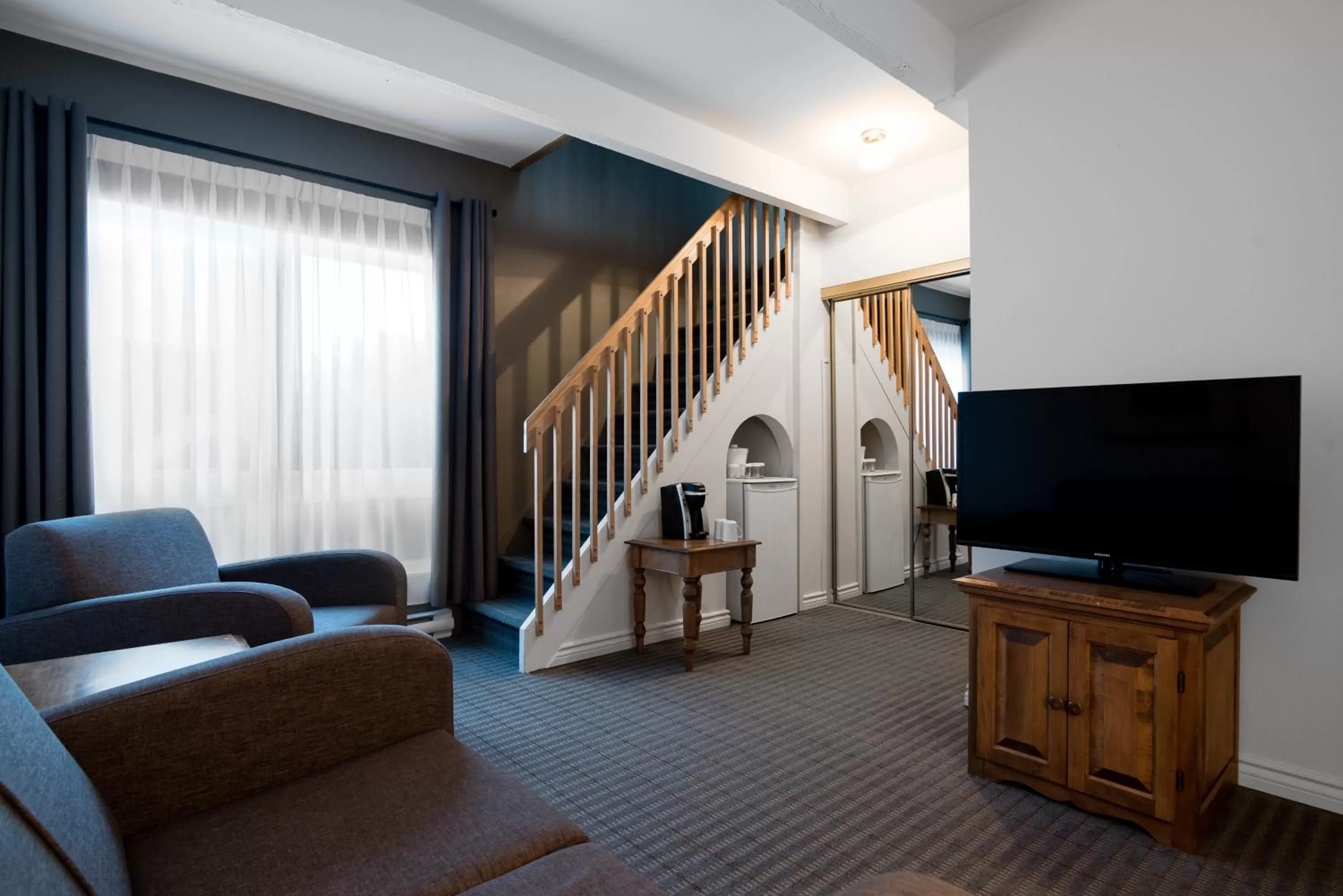 TV and multimedia in Hôtel Chéribourg