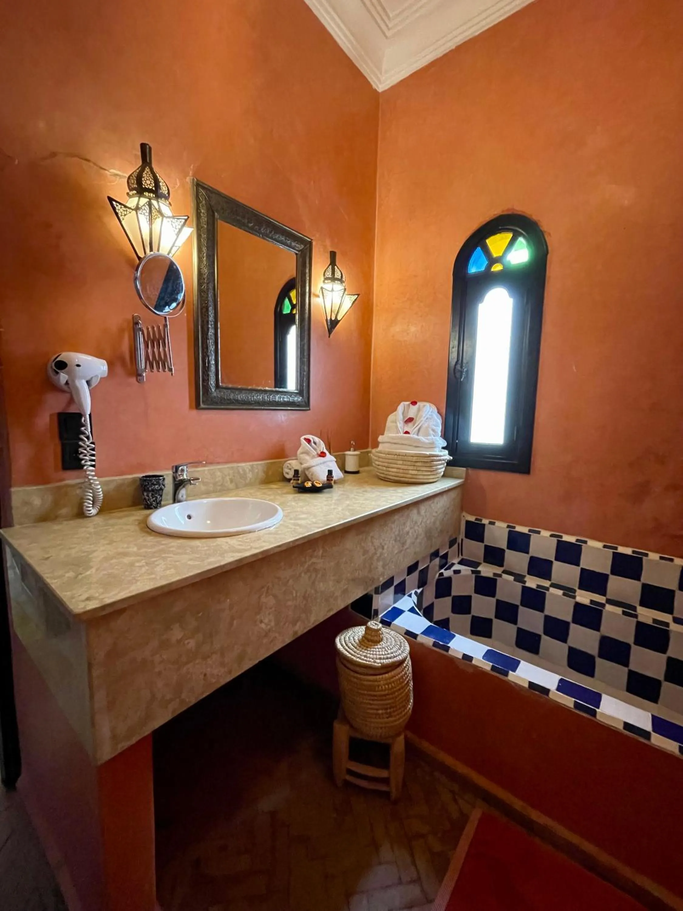 Bathroom in Riad Dar Foundouk and Spa
