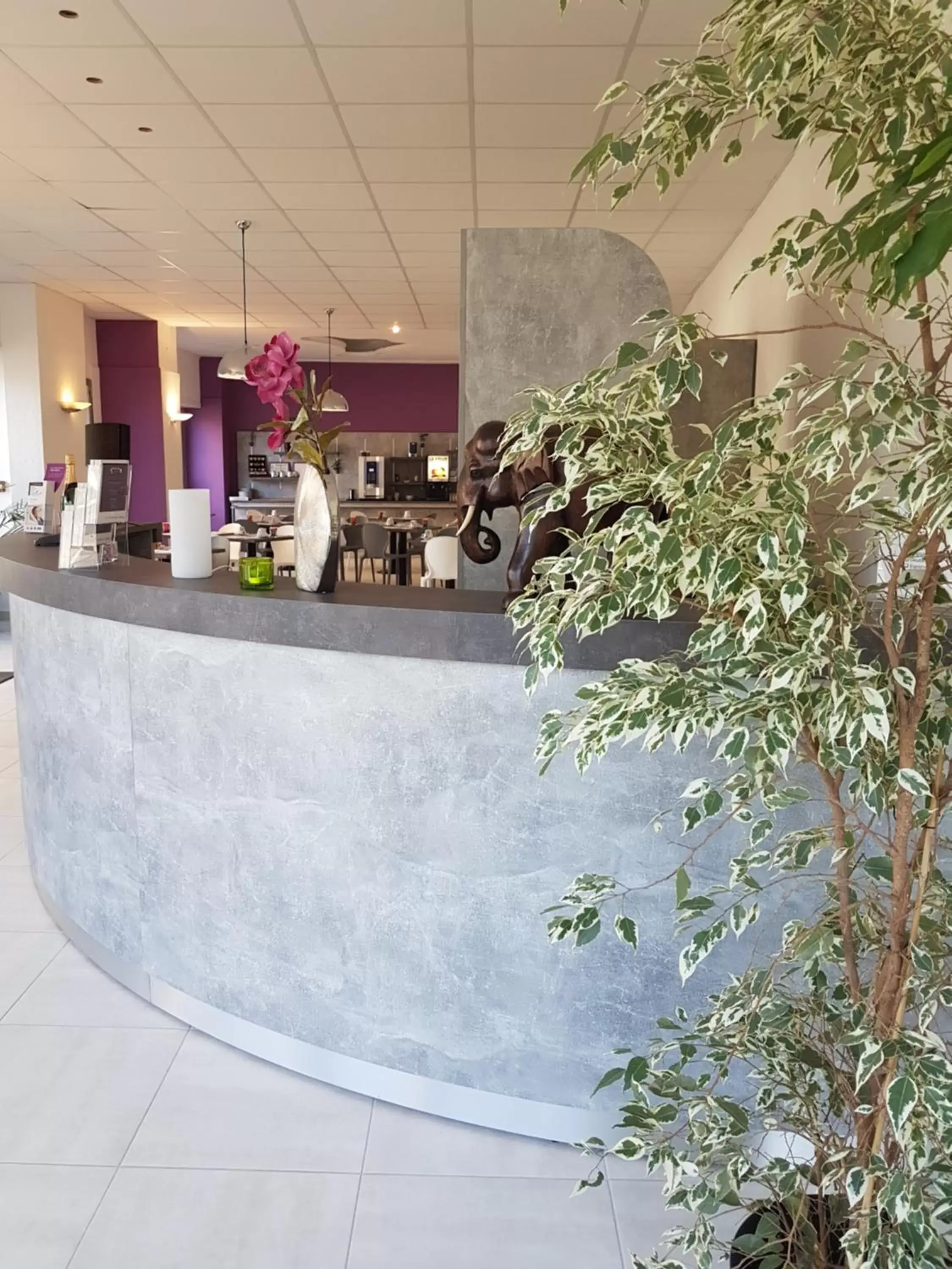 Lobby or reception in BRIT HOTEL CONFORT NEVERS Centre Gare Lobby or reception in BRIT HOTEL CONFORT NEVERS Centre Gare