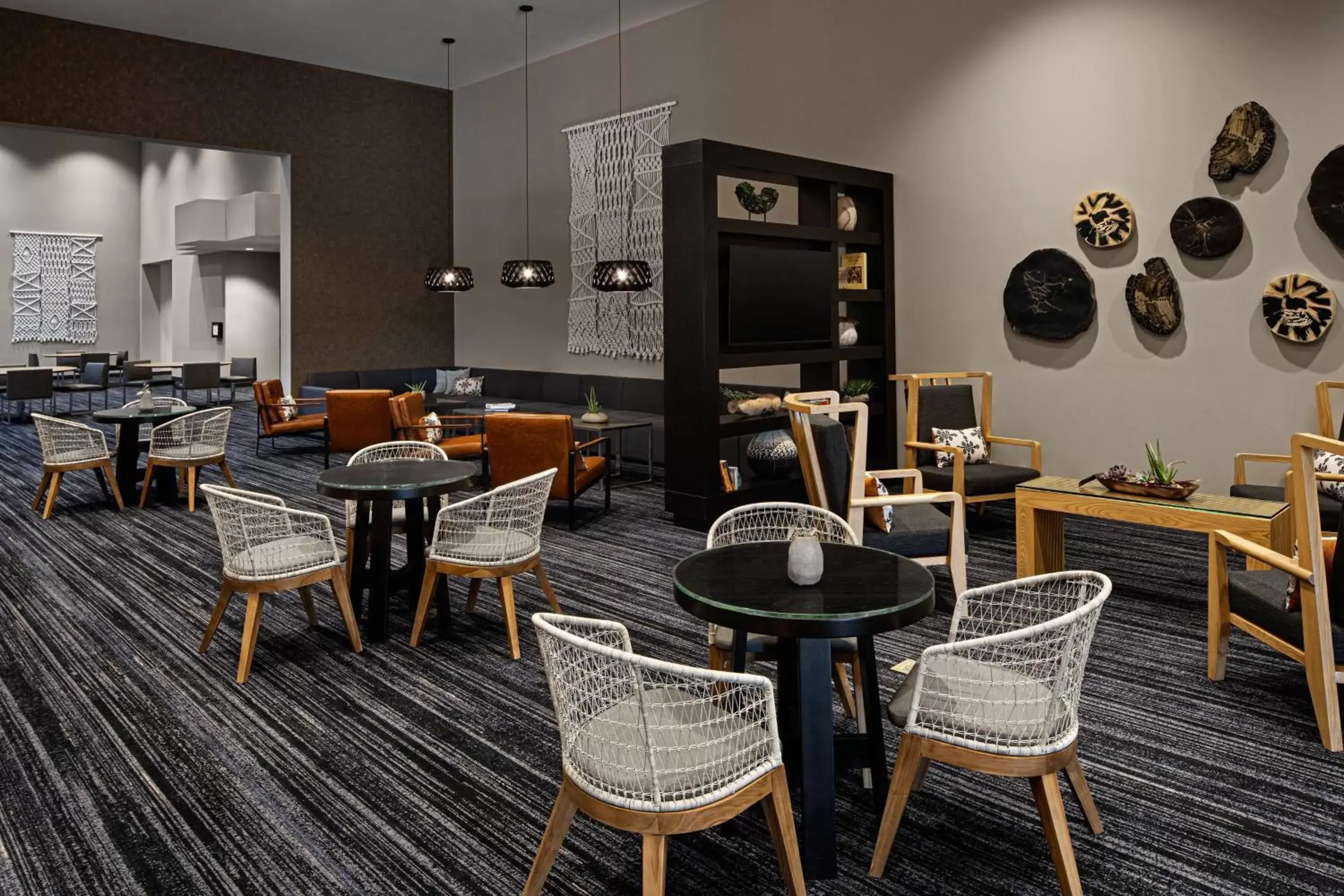 Lounge or bar, Restaurant/Places to Eat in Marriott Phoenix Chandler