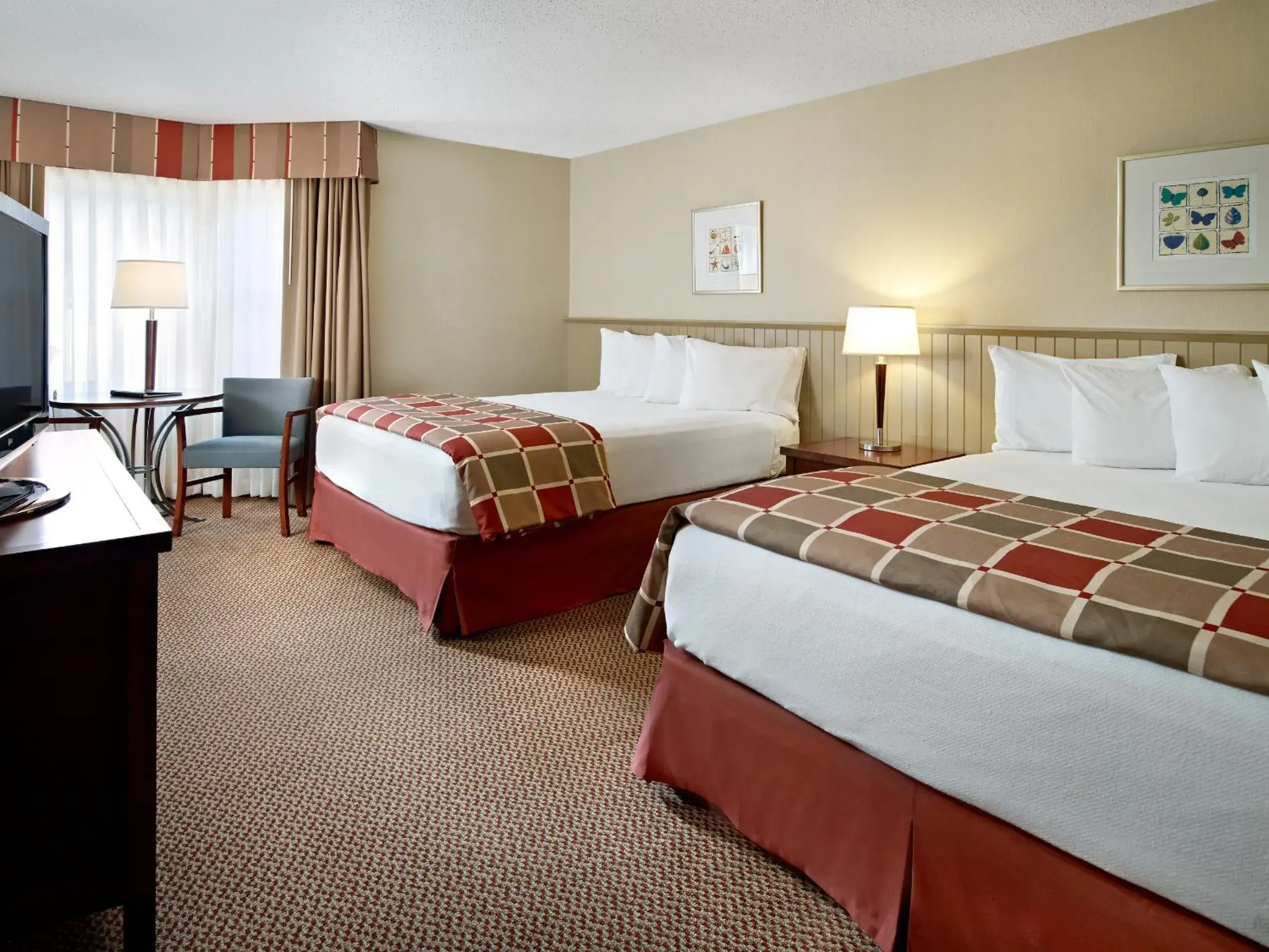 Photo of the whole room, Bed in Charlottetown Inn & Conference Centre
