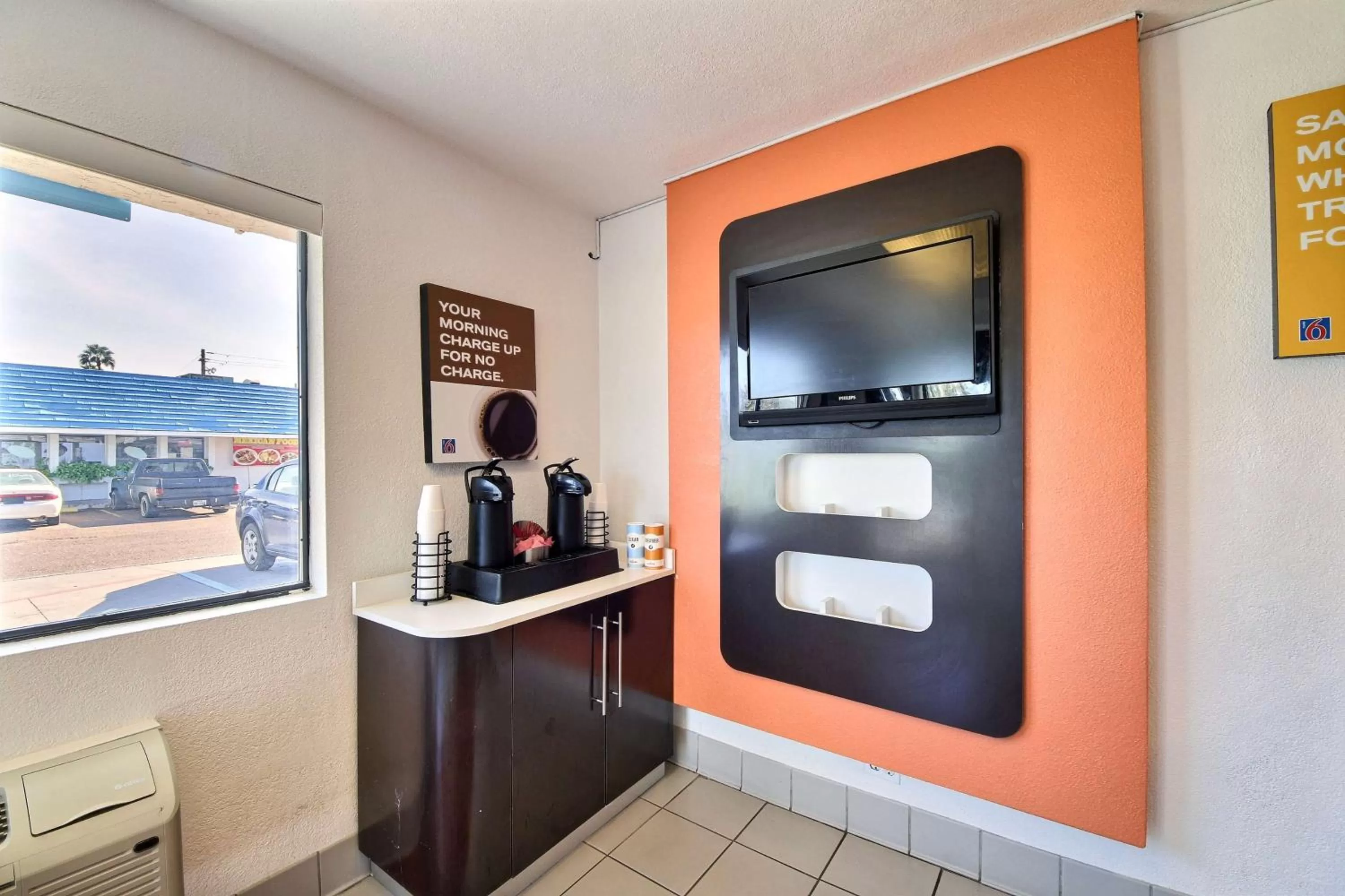Communal lounge/ TV room in Motel 6-Laredo, TX - South