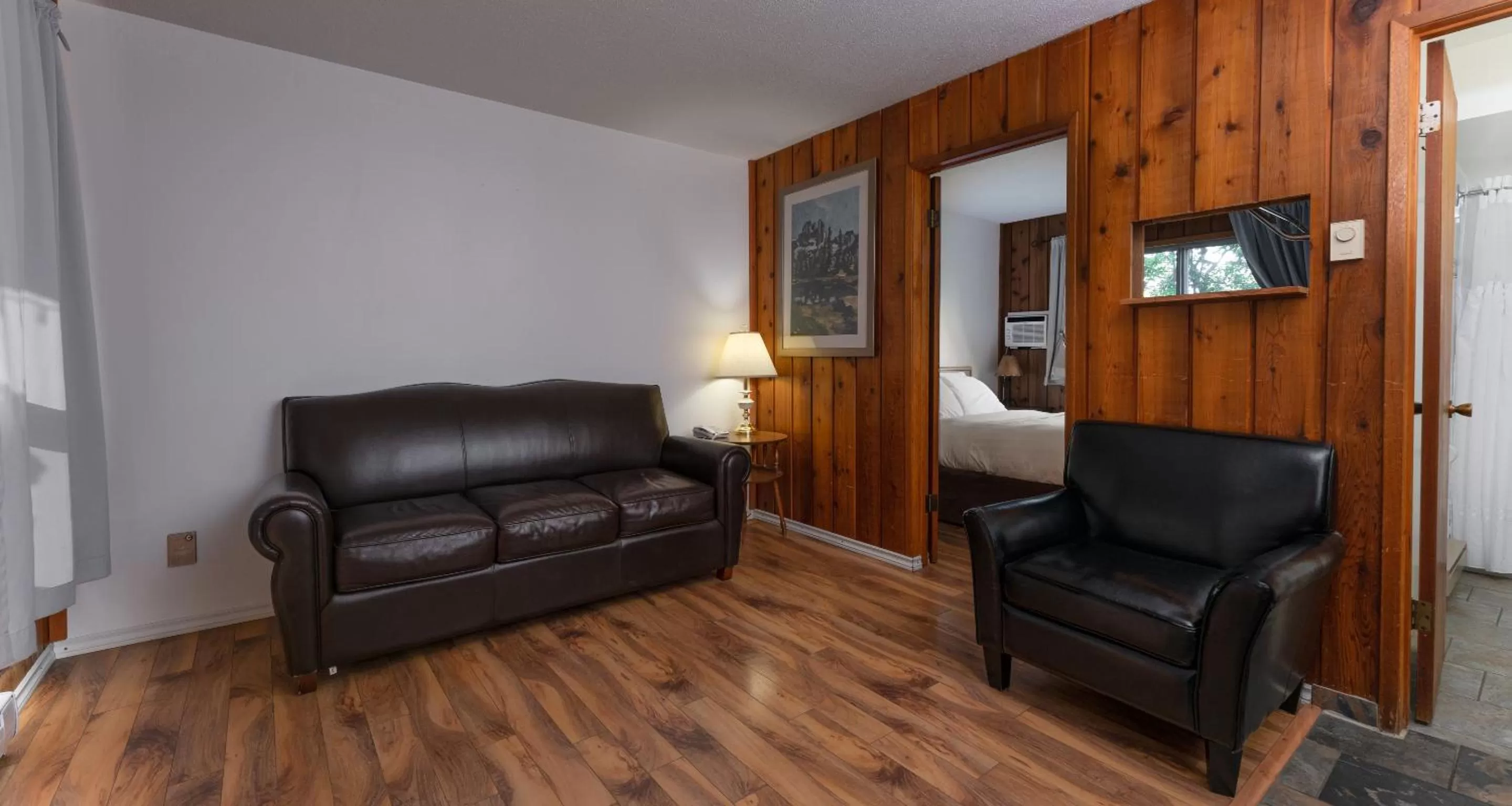 Living room in Cedar Motel