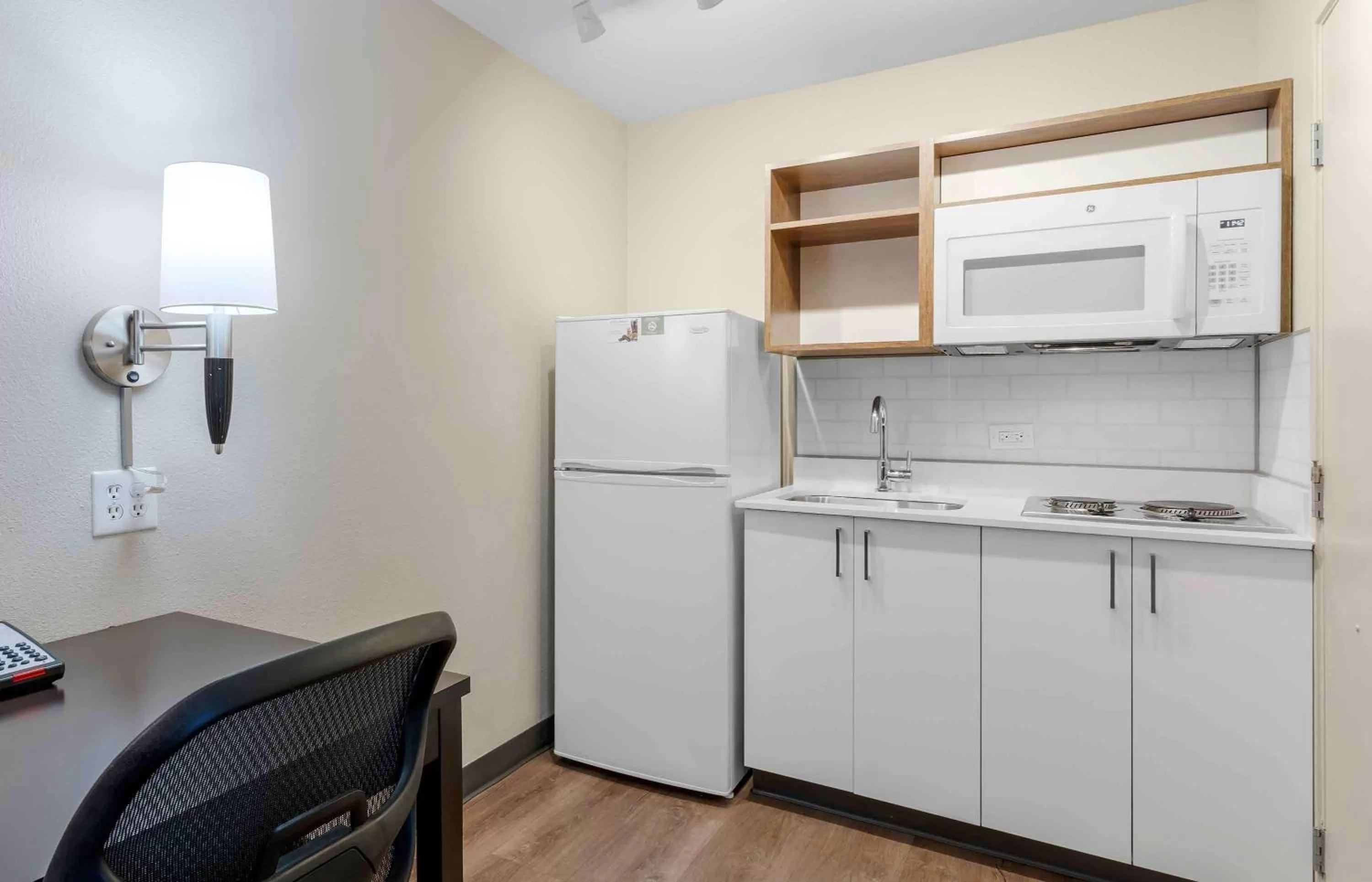 Bedroom in Extended Stay America Suites - San Francisco - San Mateo - SFO