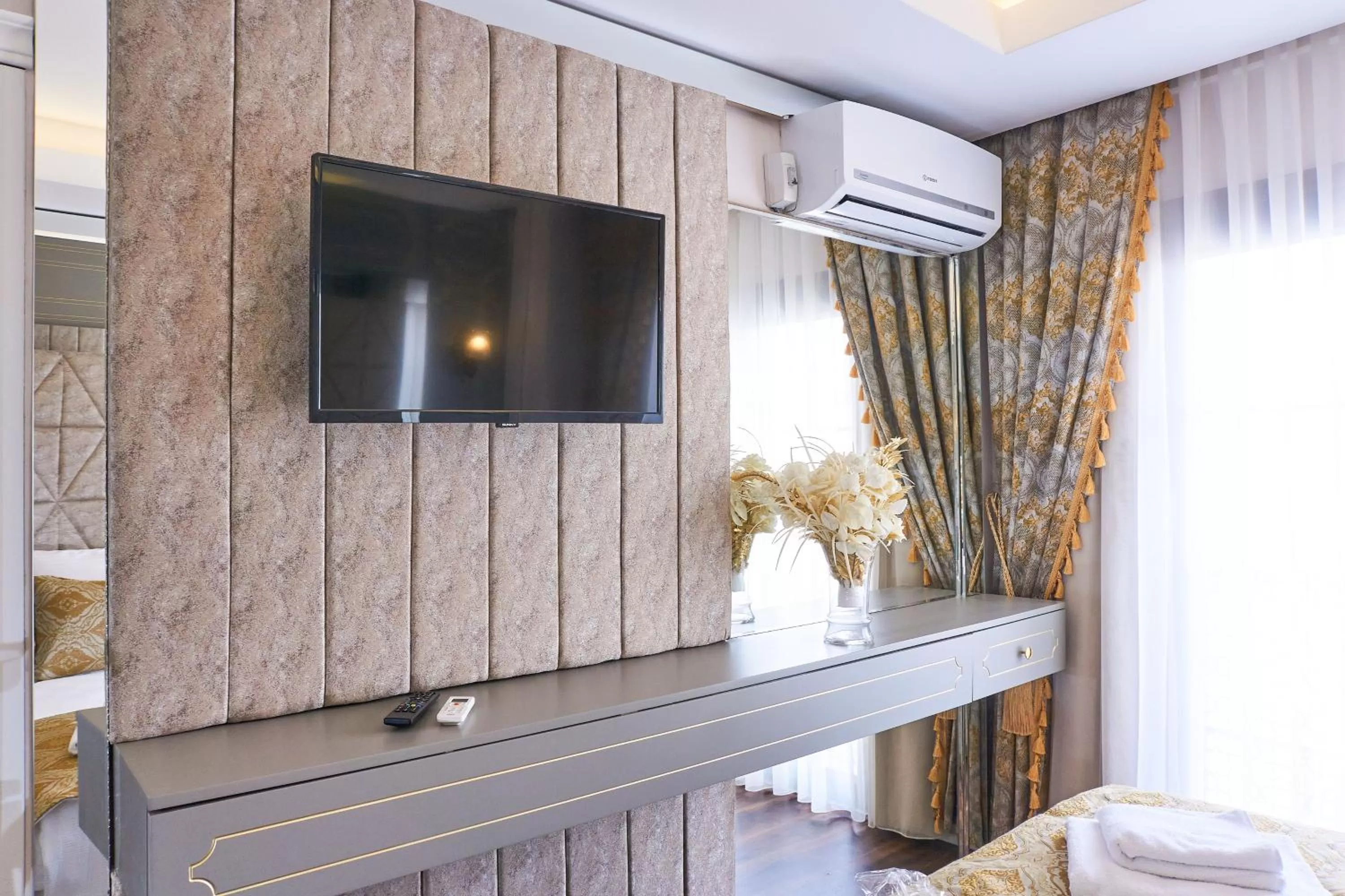 TV and multimedia in Sultan Suleyman Palace Hotel & Spa