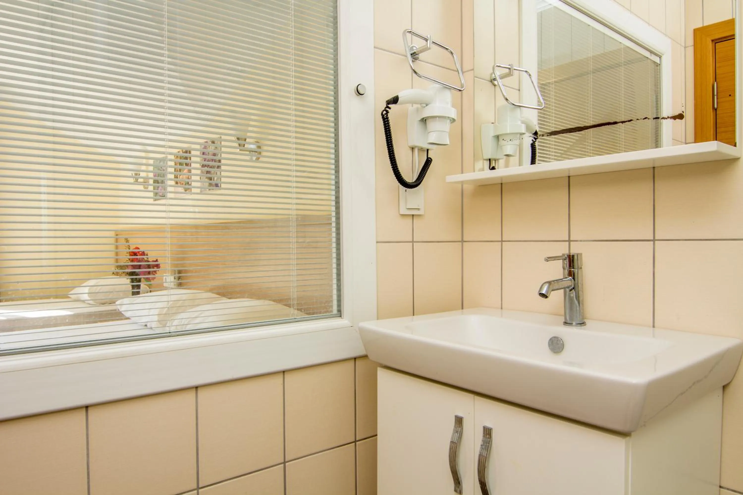 Bathroom in Magic Tulip Hotel