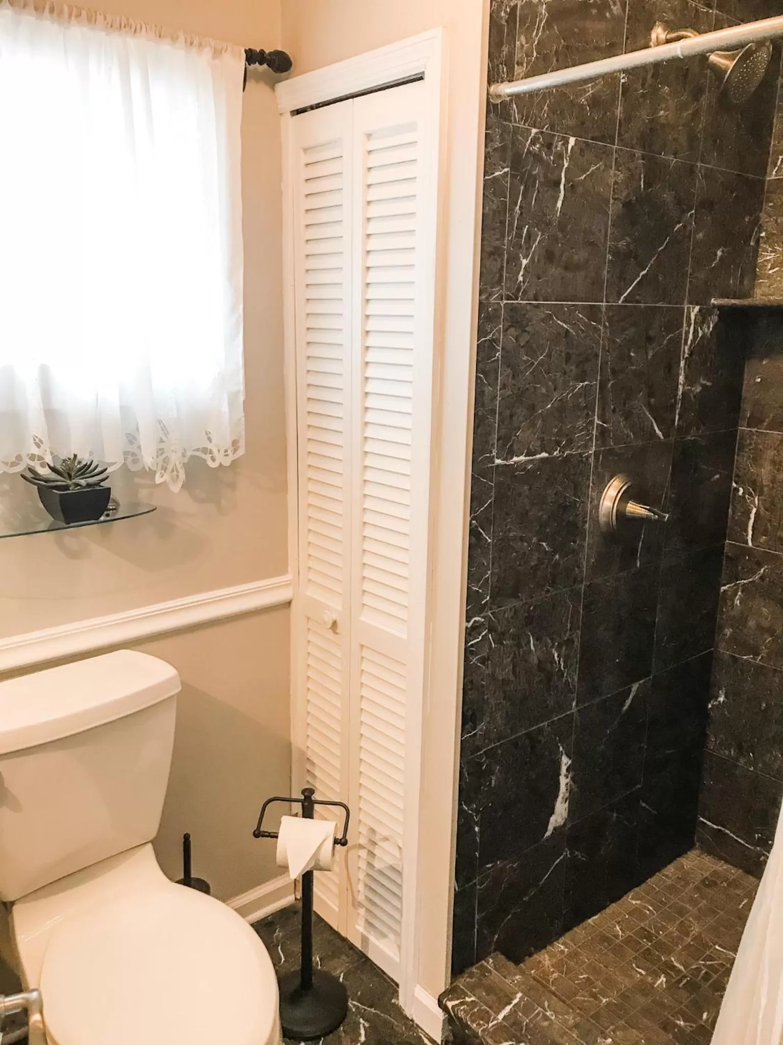 The Dahlonega Square Hotel