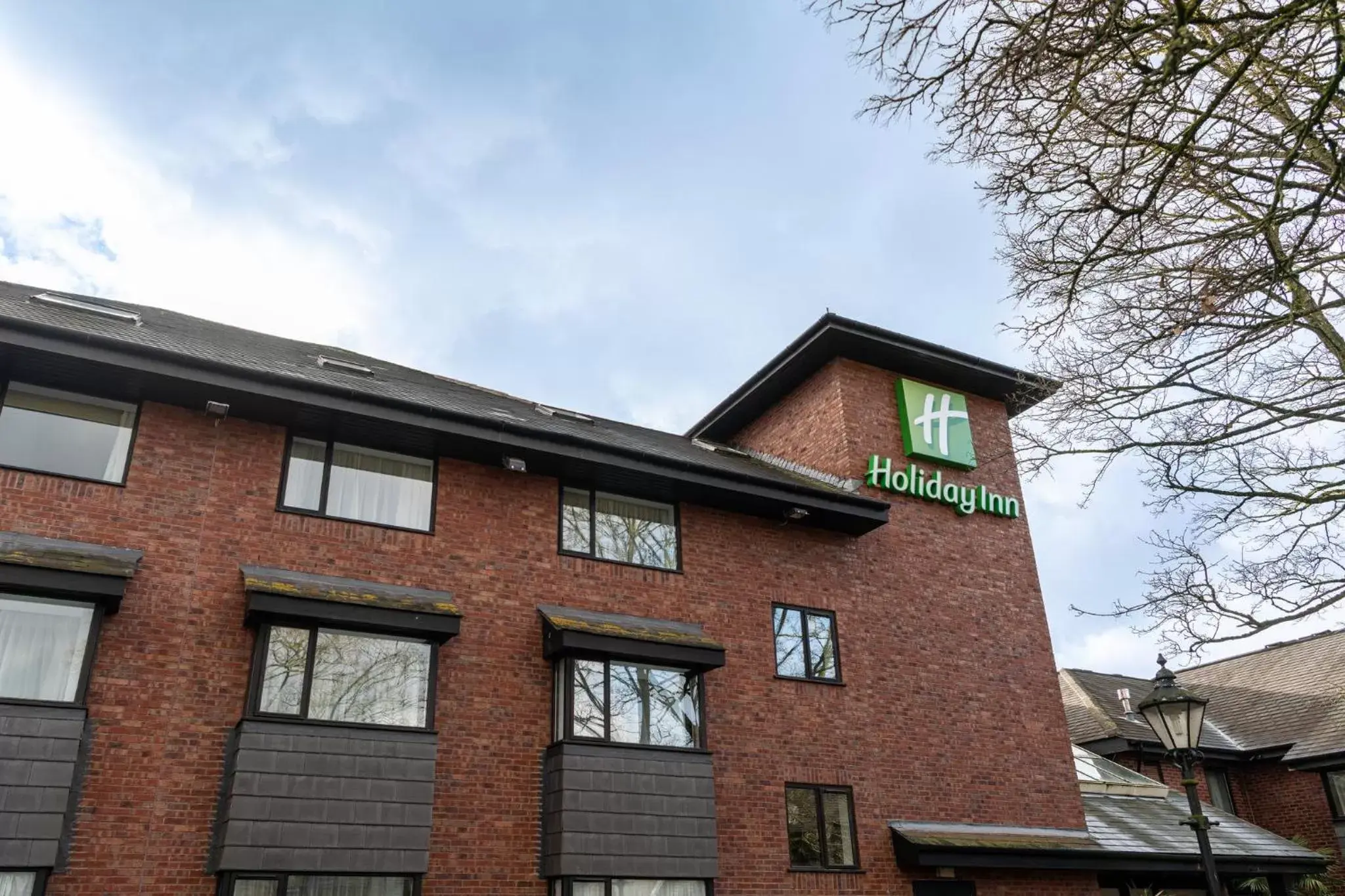 Property Building in Holiday Inn - Manchester - Oldham, an IHG Hotel