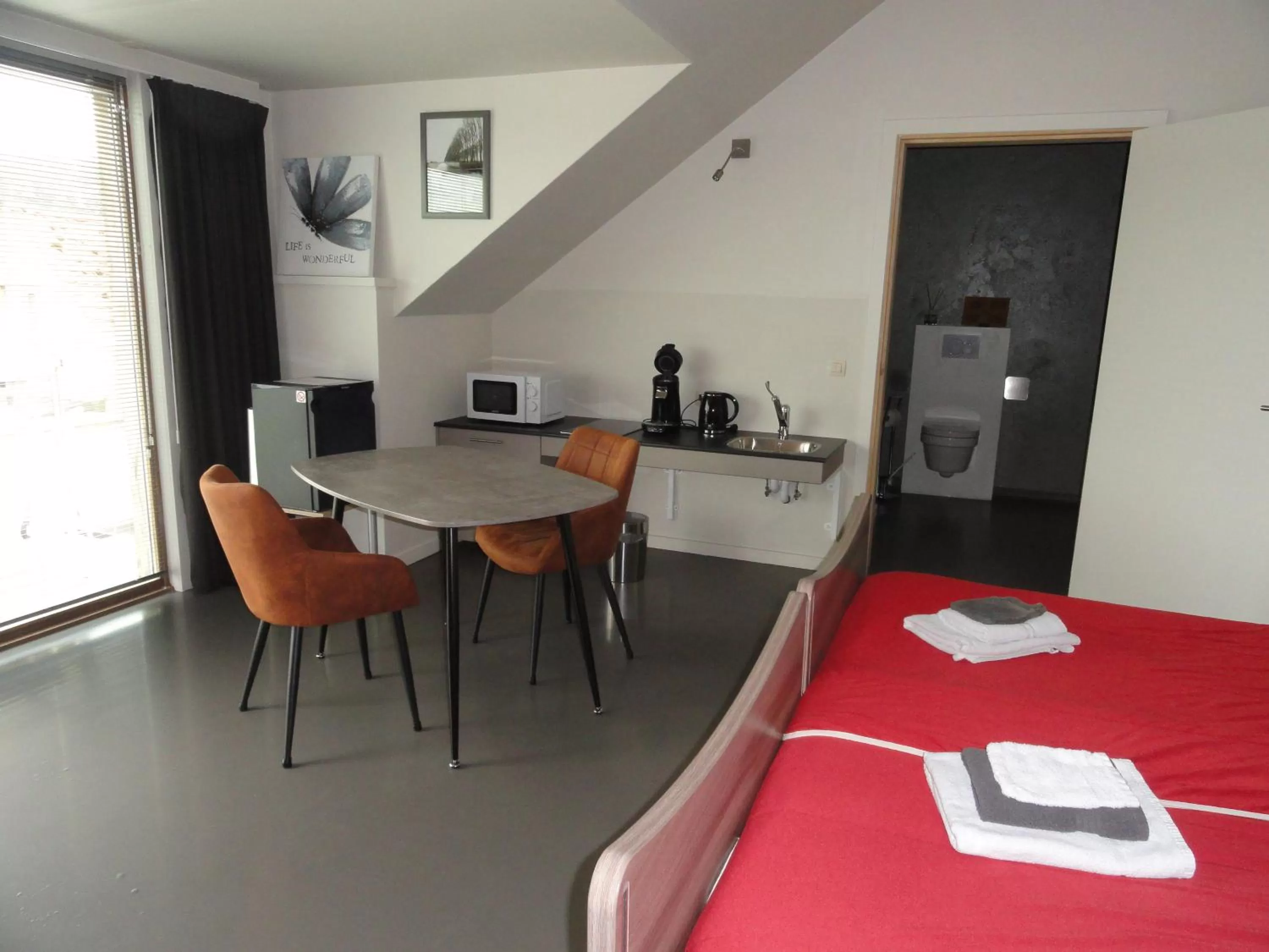 Kitchen or kitchenette, Bed in B&B Altijd Genieten