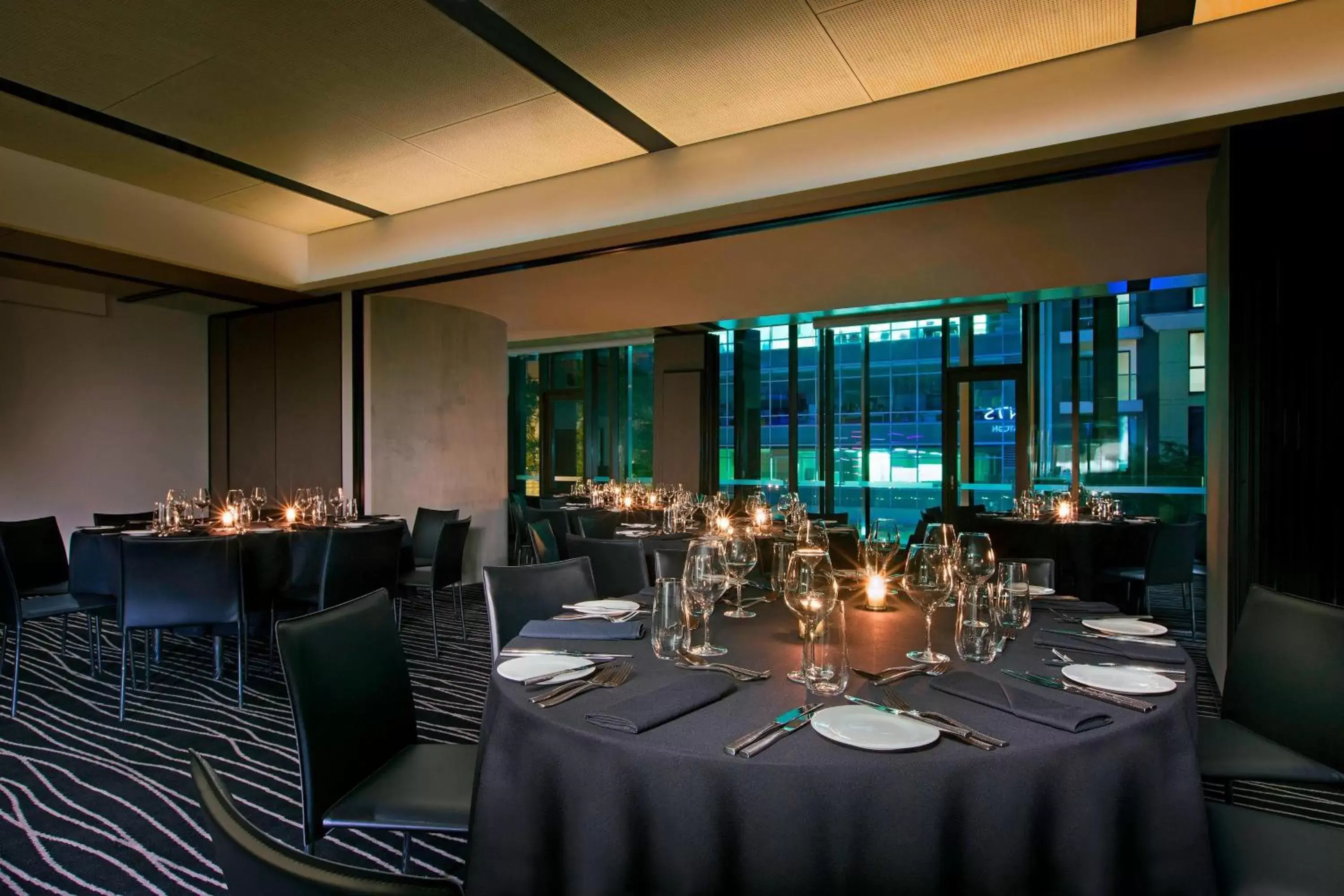 Meeting/conference room, Restaurant/Places to Eat in Four Points by Sheraton Brisbane