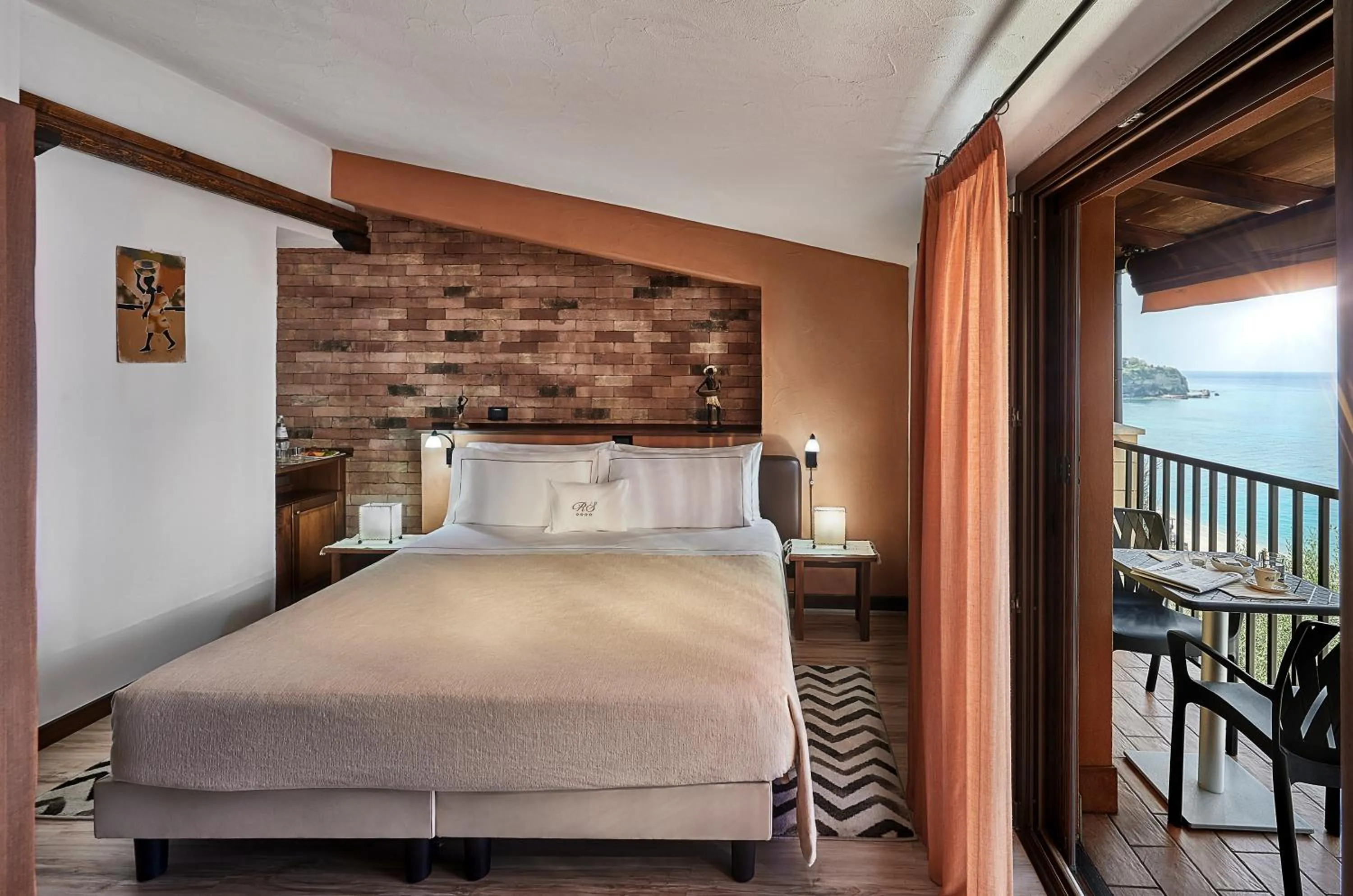 Balcony/Terrace, Bed in Hotel Rocca Della Sena