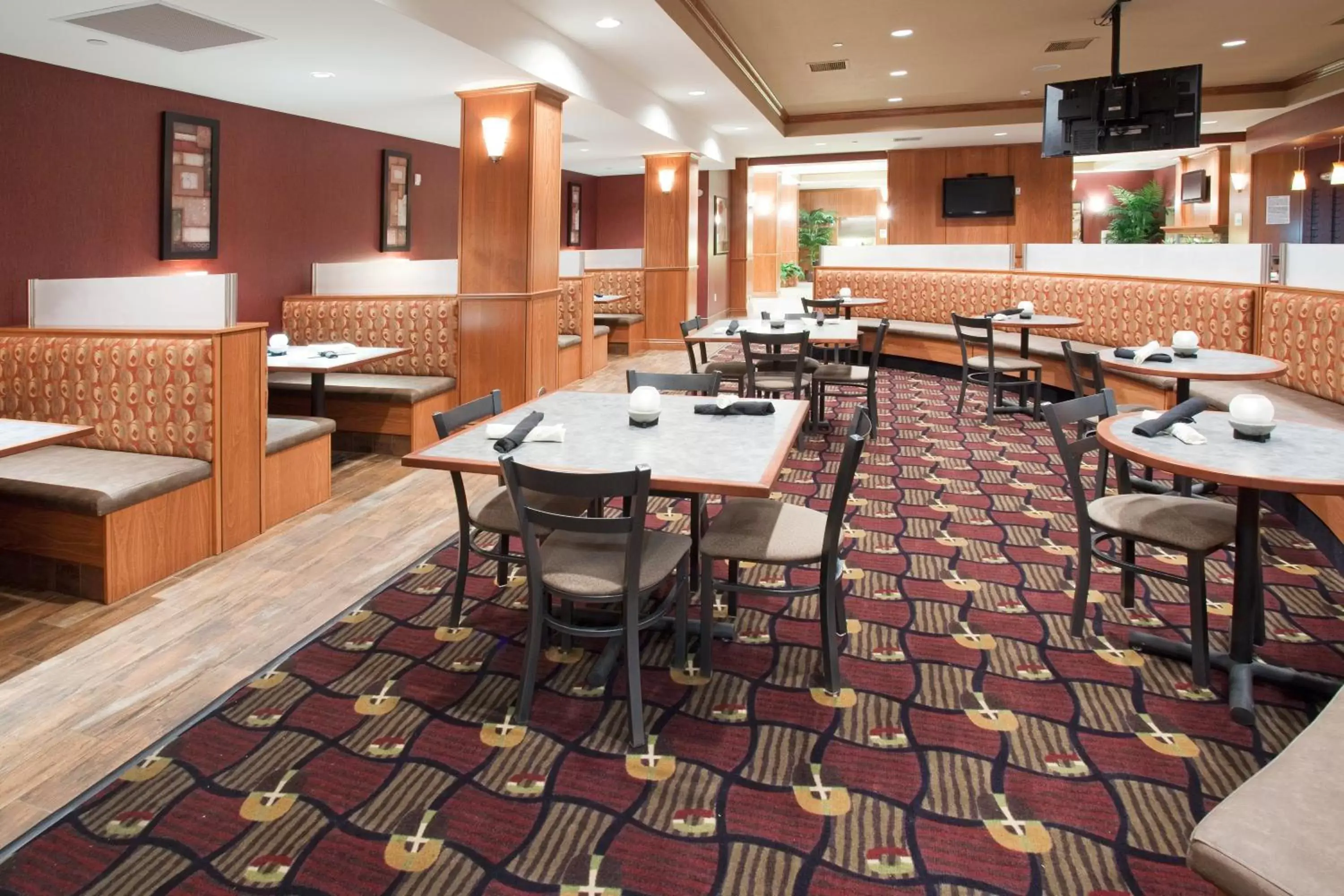 Restaurant/Places to Eat in Holiday Inn Hotel & Suites Grand Junction-Airport, an IHG Hotel