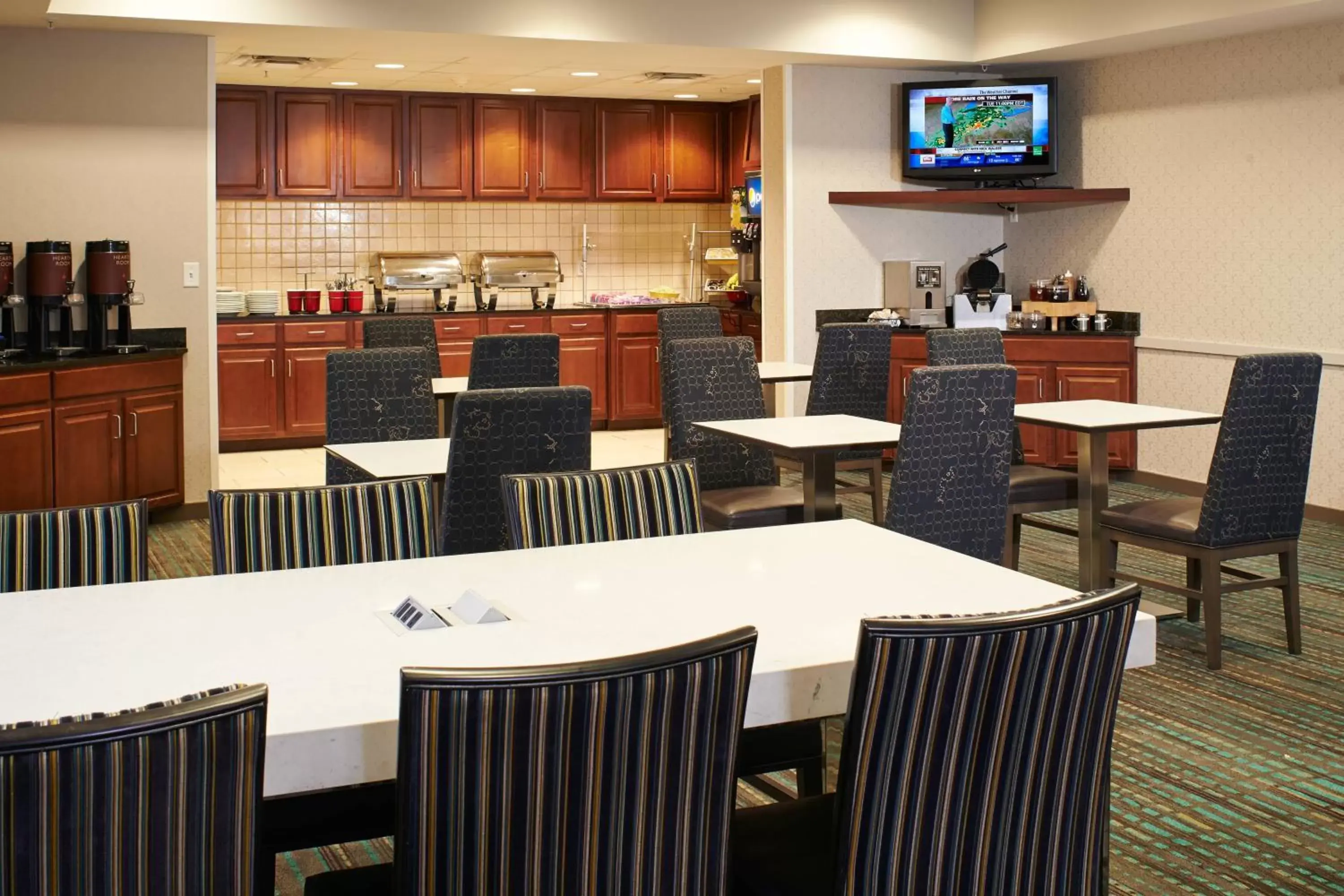 Breakfast, Restaurant/Places to Eat in Residence Inn by Marriott Saginaw