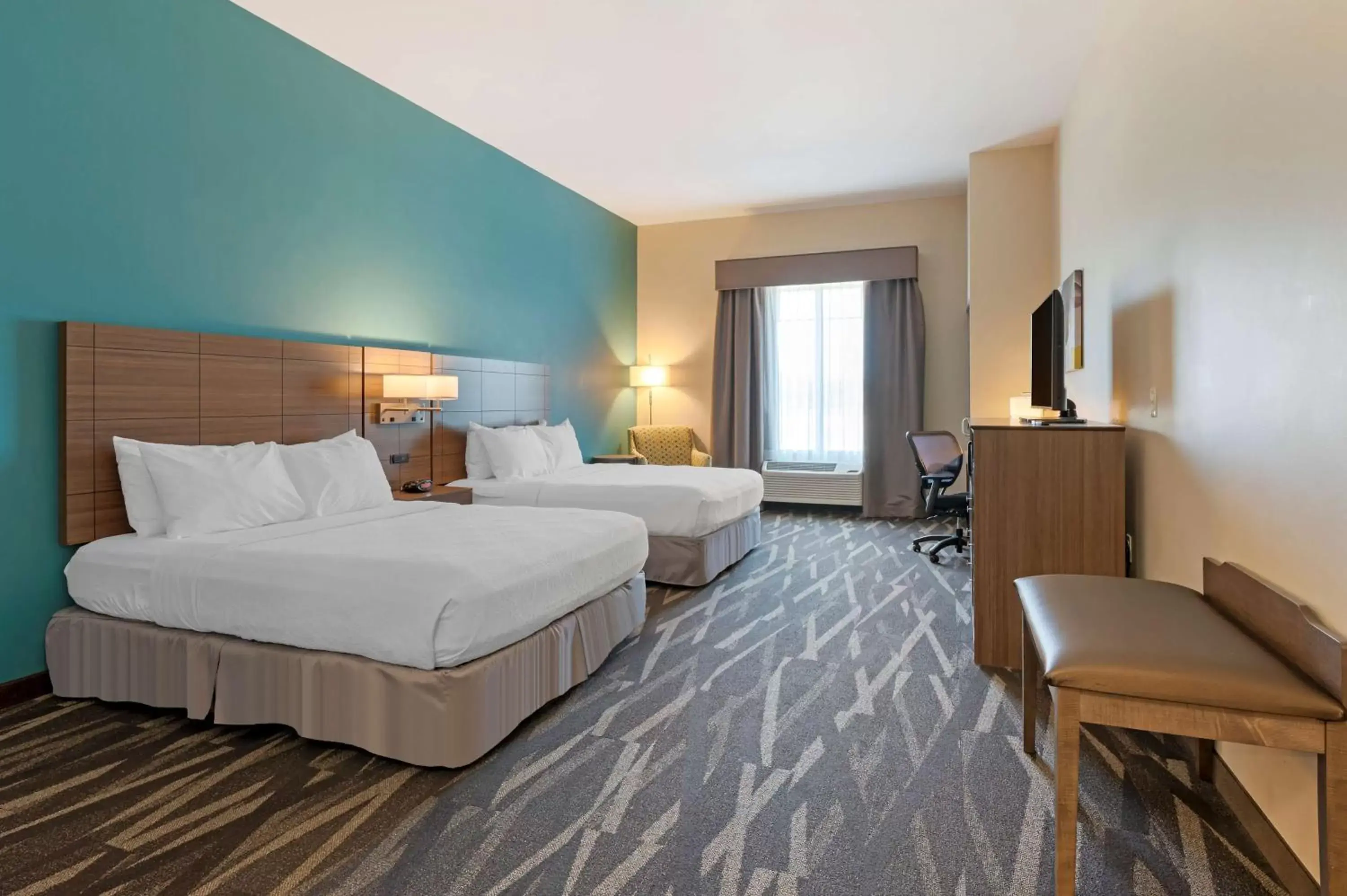 Bedroom, Bed in Best Western Plus Centralia Hotel & Suites