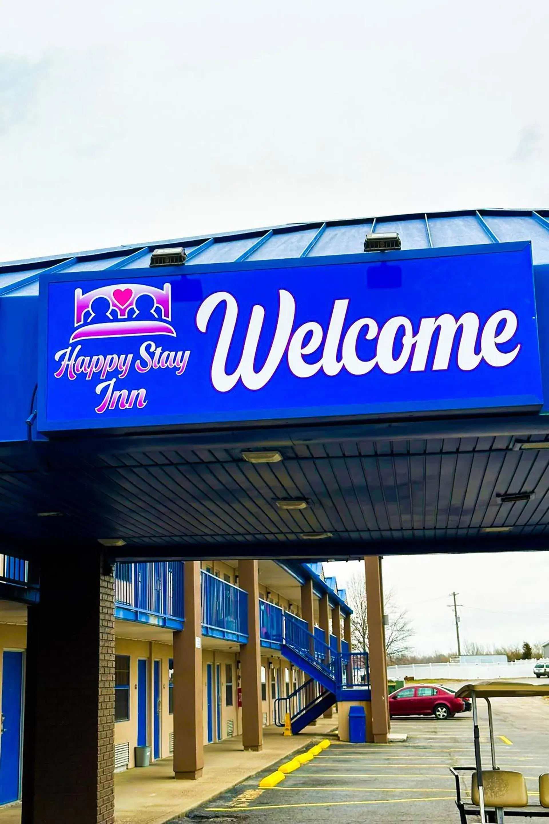 Facade/entrance in Dreamland Inn Madisonville I-69 By OYO