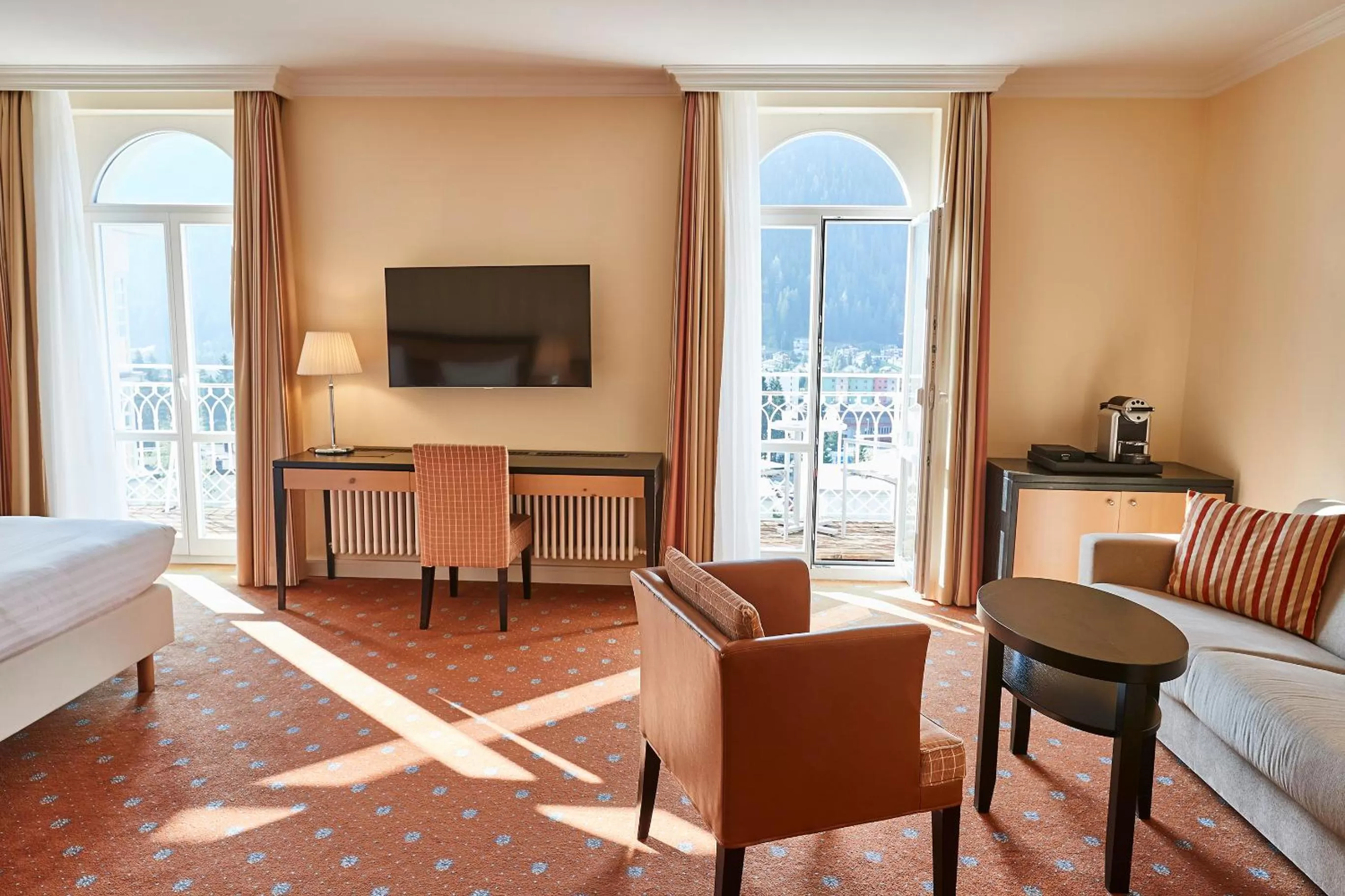 Seating area, Bed in Steigenberger Icon Grandhotel Belvédère