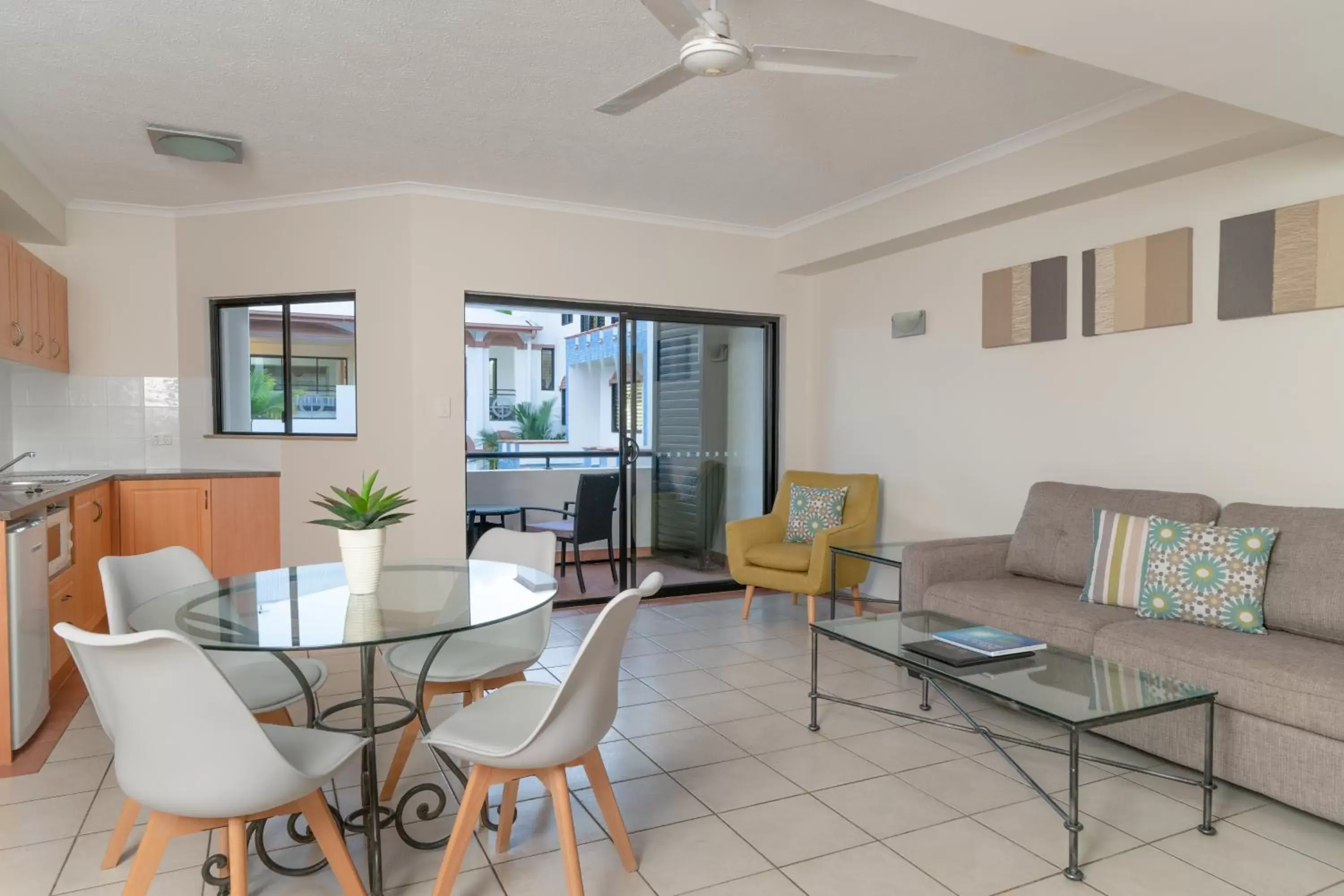 Living room, Seating Area in Regal Port Douglas