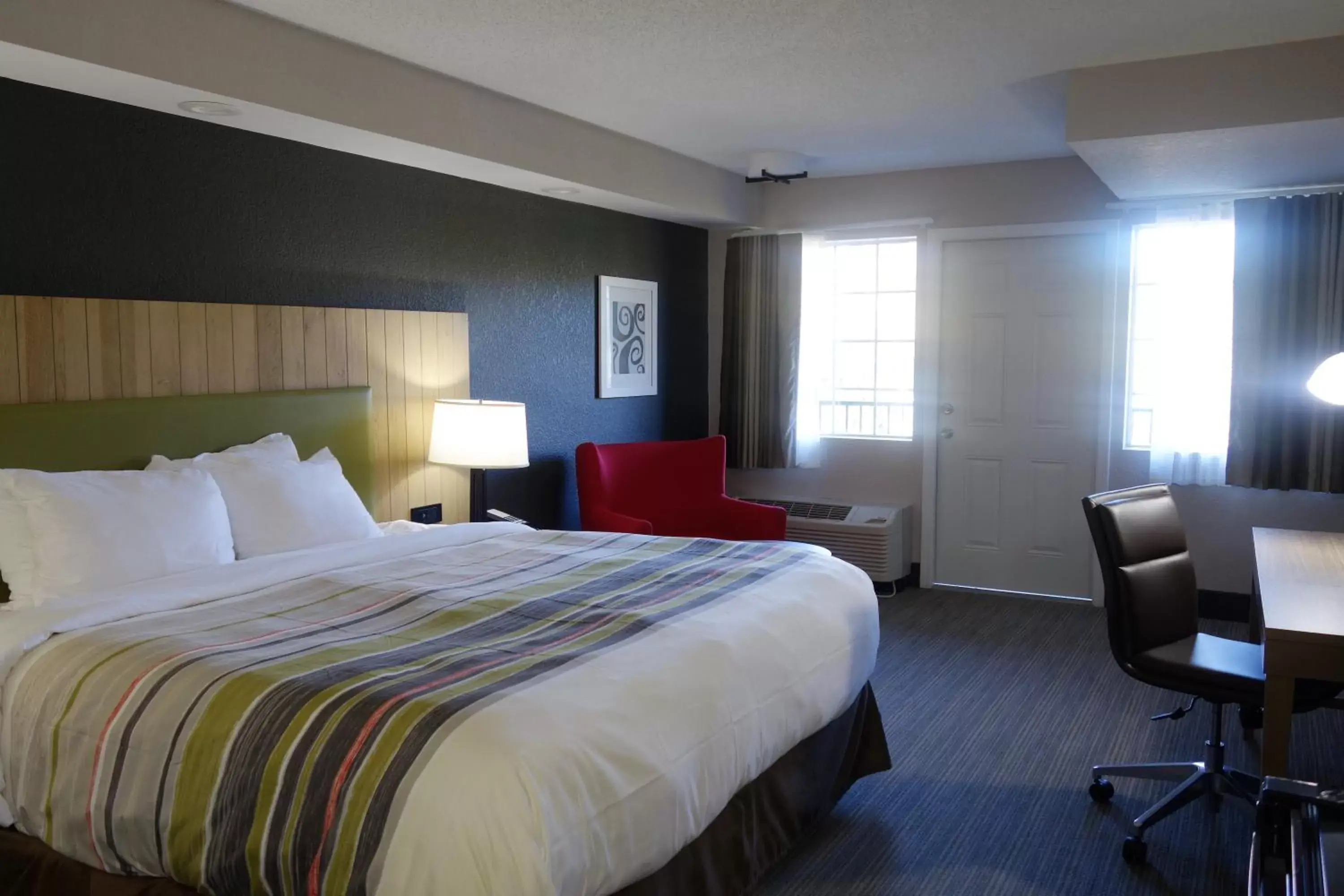 Bedroom, Bed in Country Inn & Suites by Radisson, Pigeon Forge South, TN