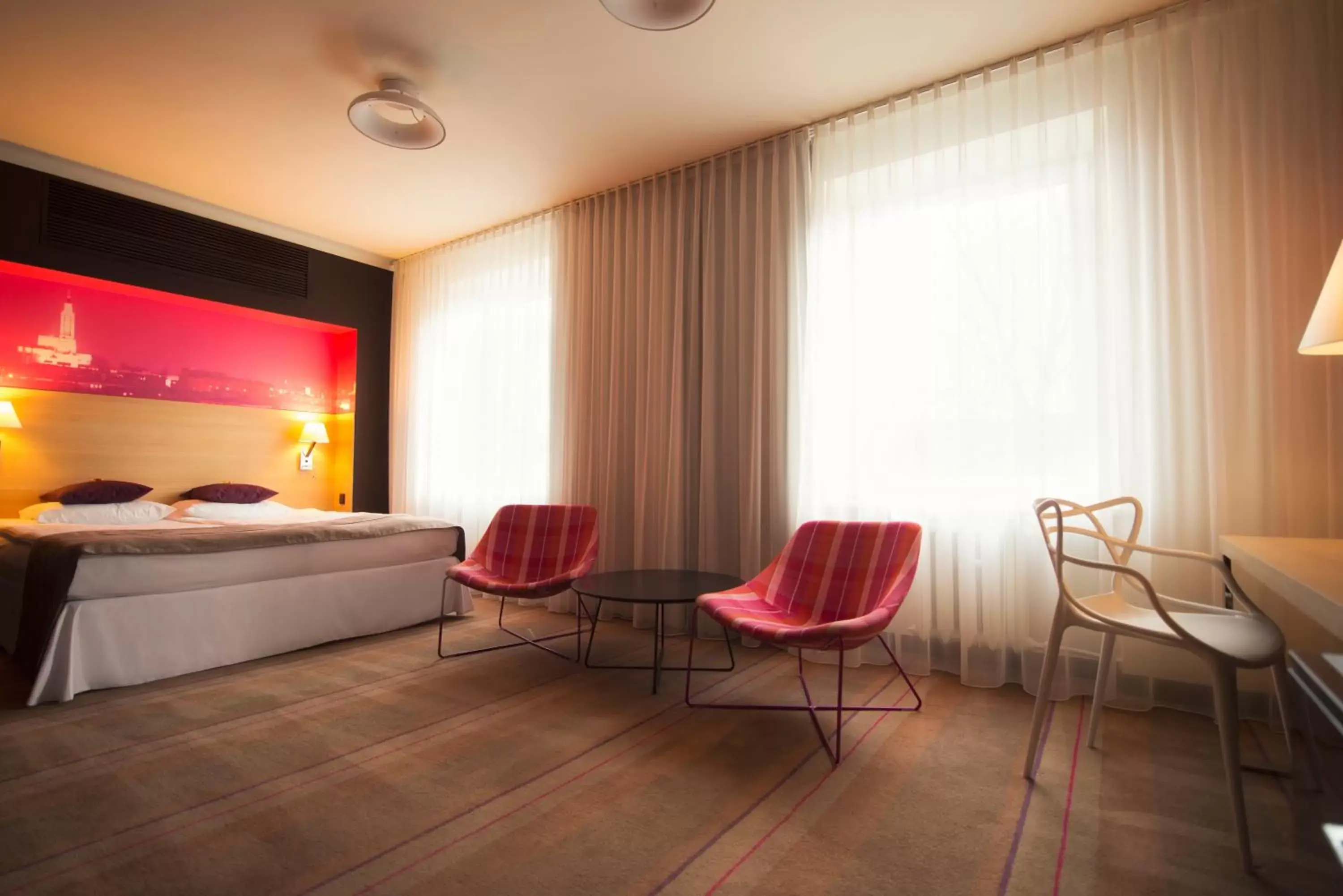 Shower, Seating Area in Best Western Hotel Cristal