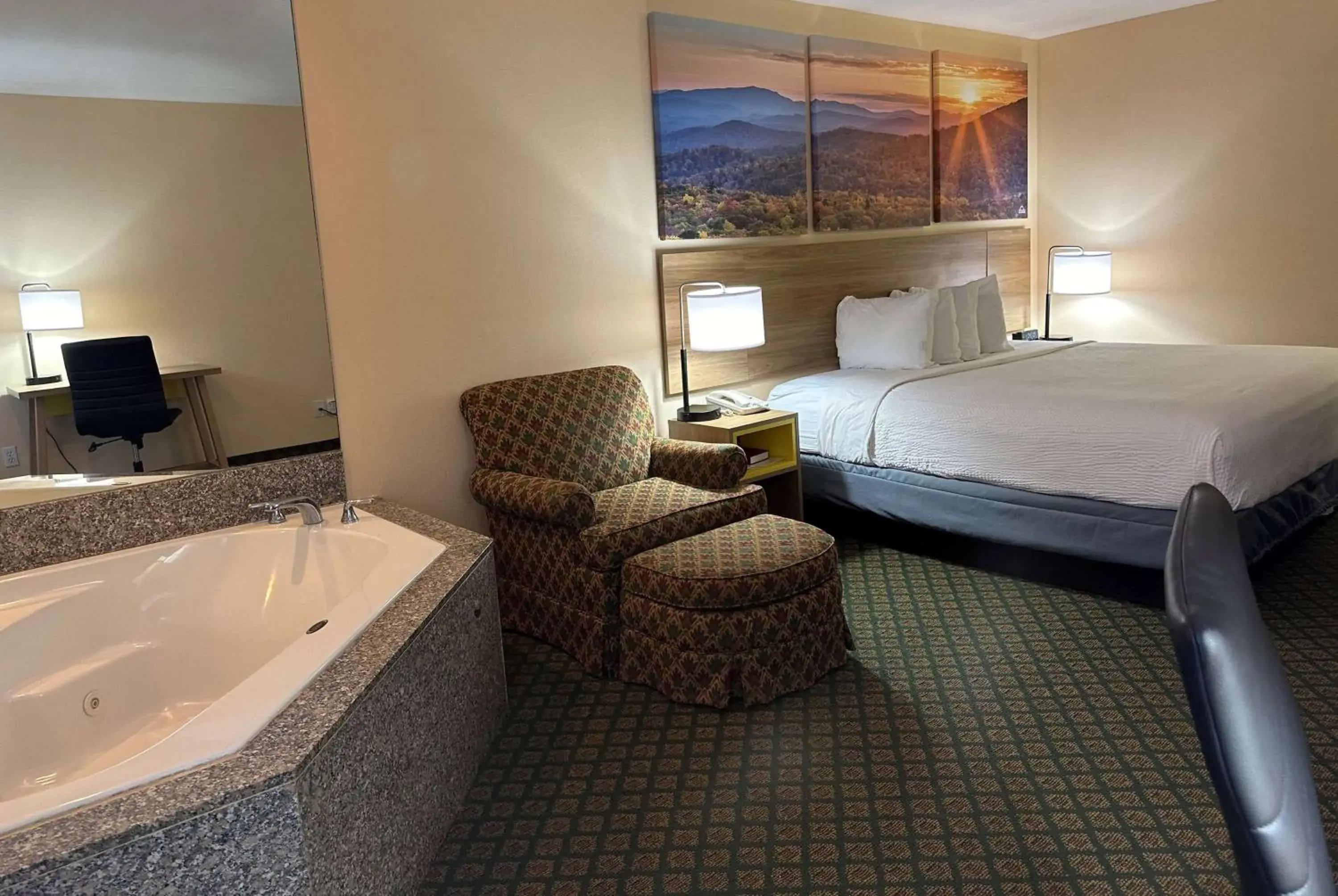 King Suite - Non-Smoking in Days Inn & Suites by Wyndham Eunice King Suite - Non-Smoking in Days Inn & Suites by Wyndham Eunice