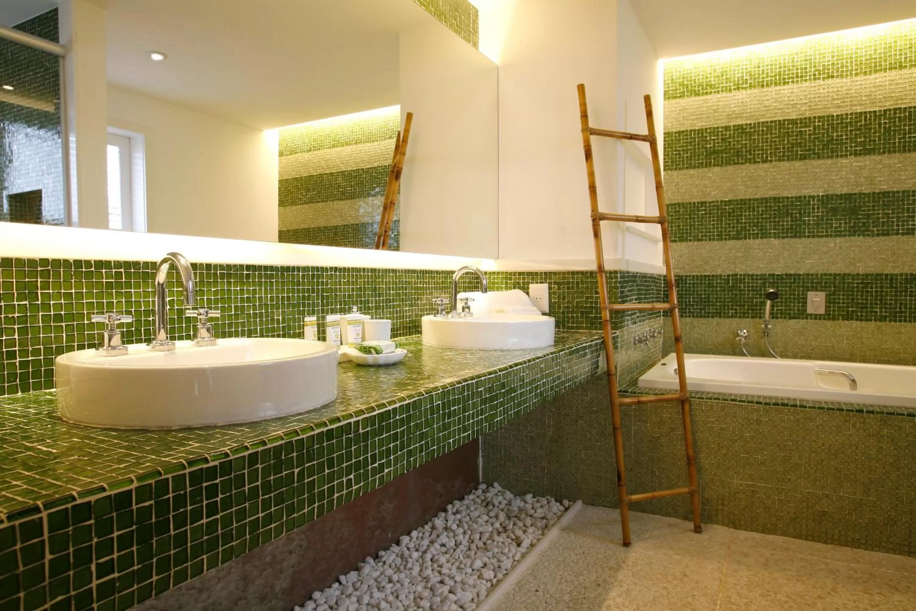 Shower in Insólito Boutique Hotel & Spa