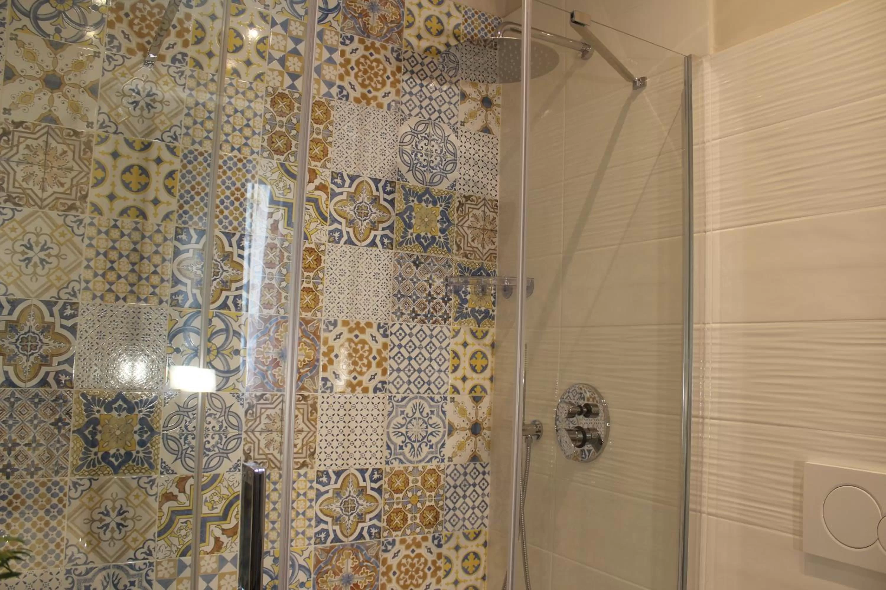 Shower in Aurora BnB