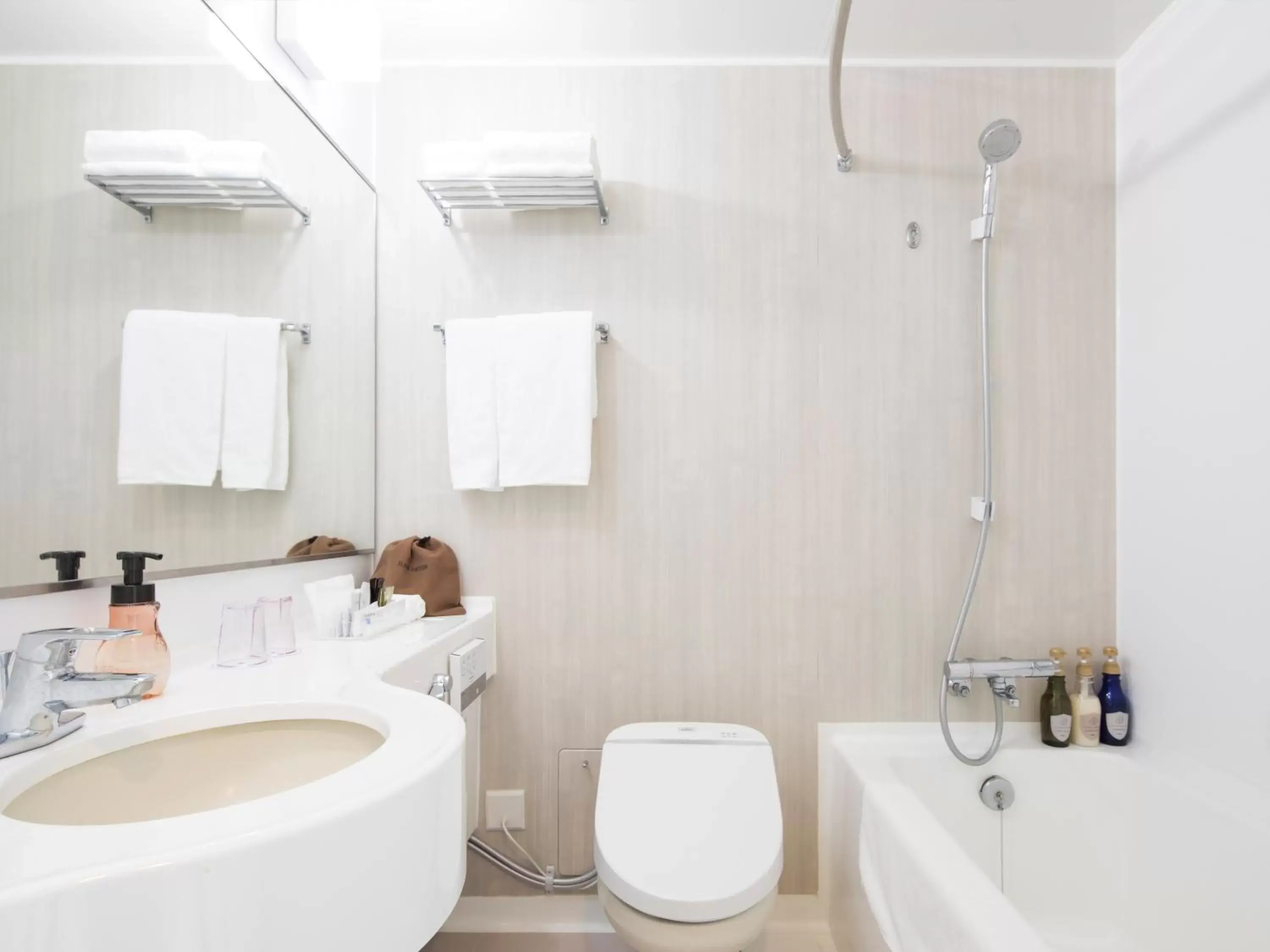 Shower, Bathroom in HOTEL MYSTAYS PREMIER Narita