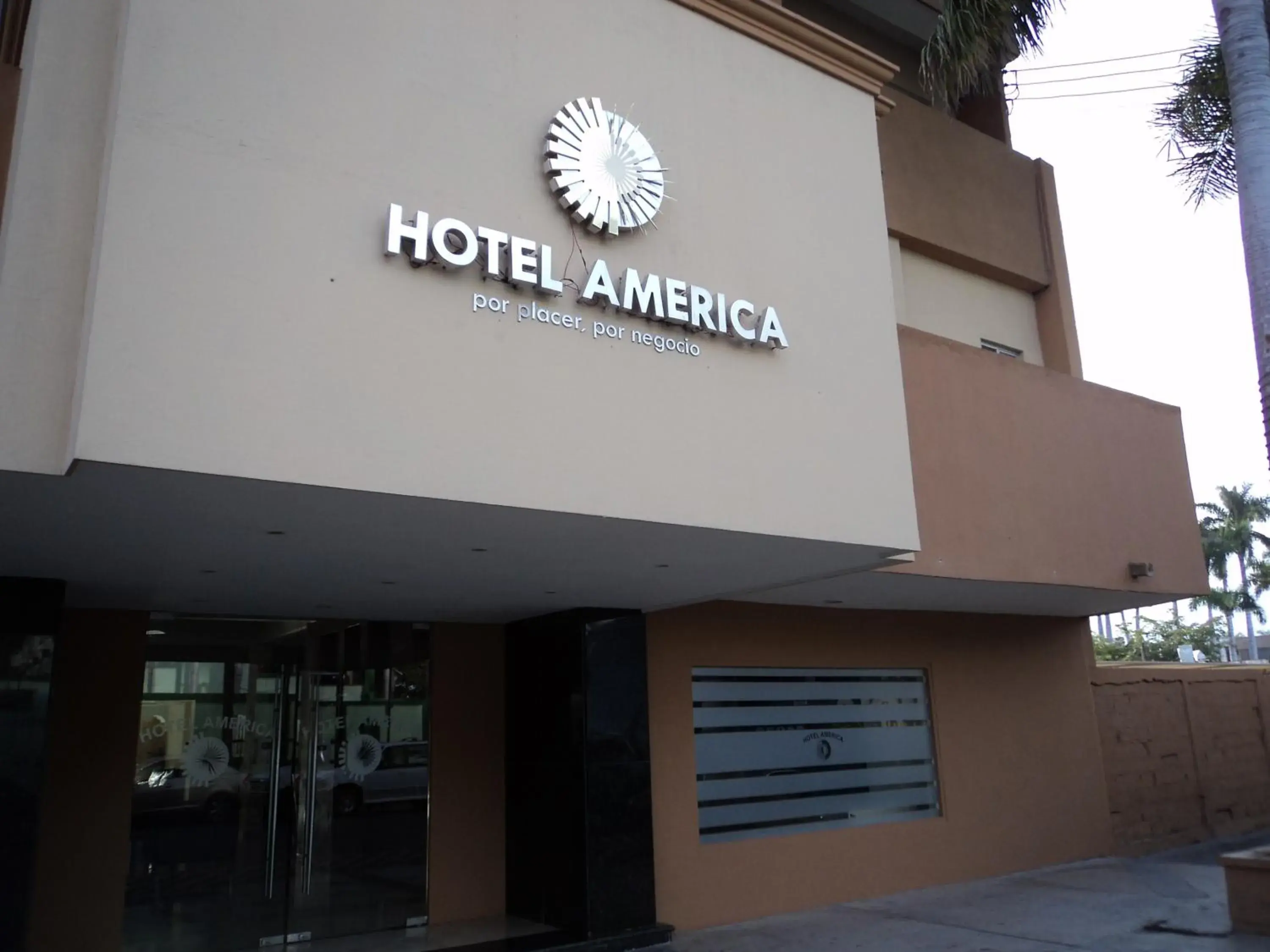 Facade/entrance, Property Building in Hotel America Palacio