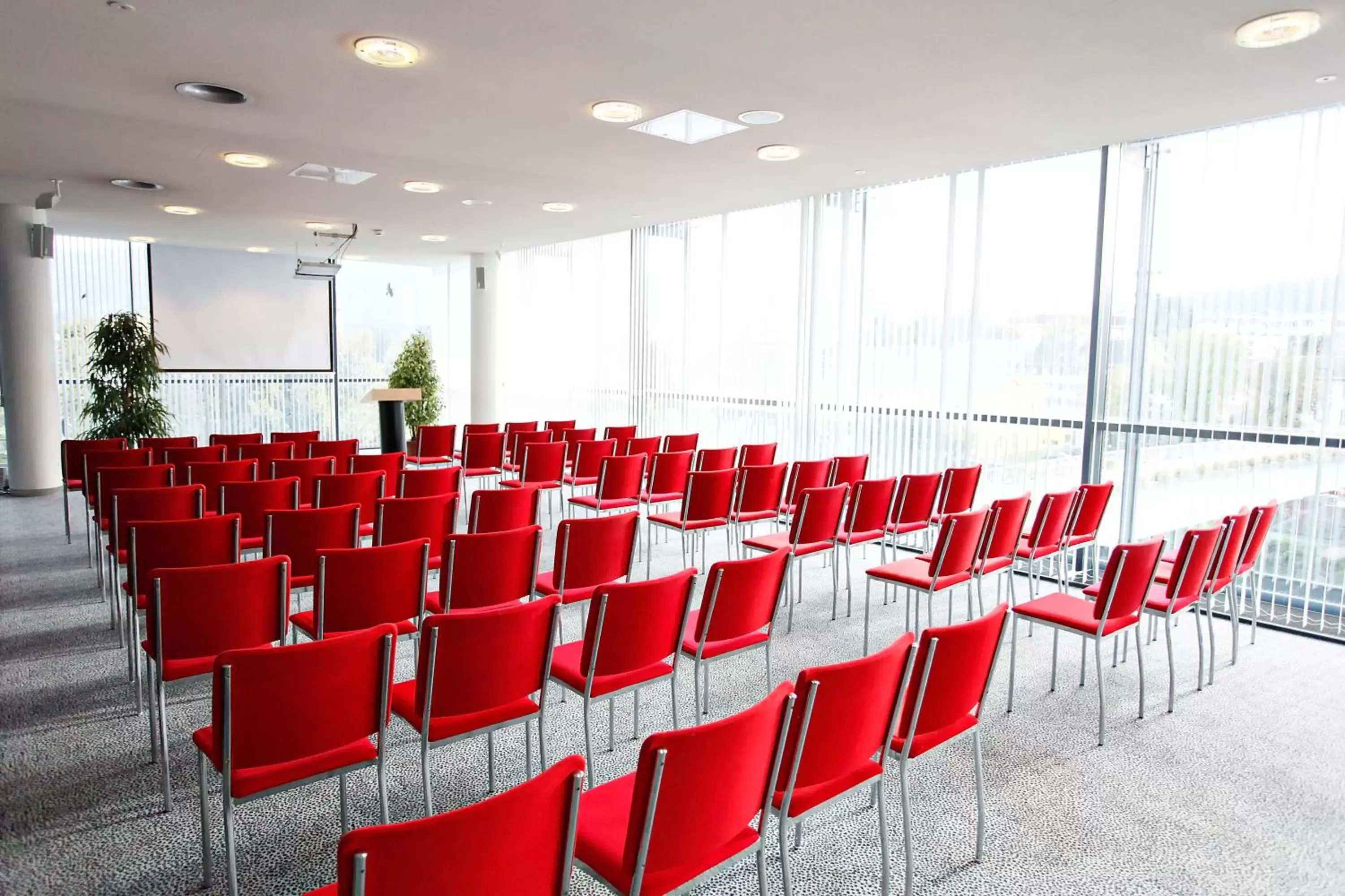 Meeting/conference room in voco® Villach, an IHG Hotel