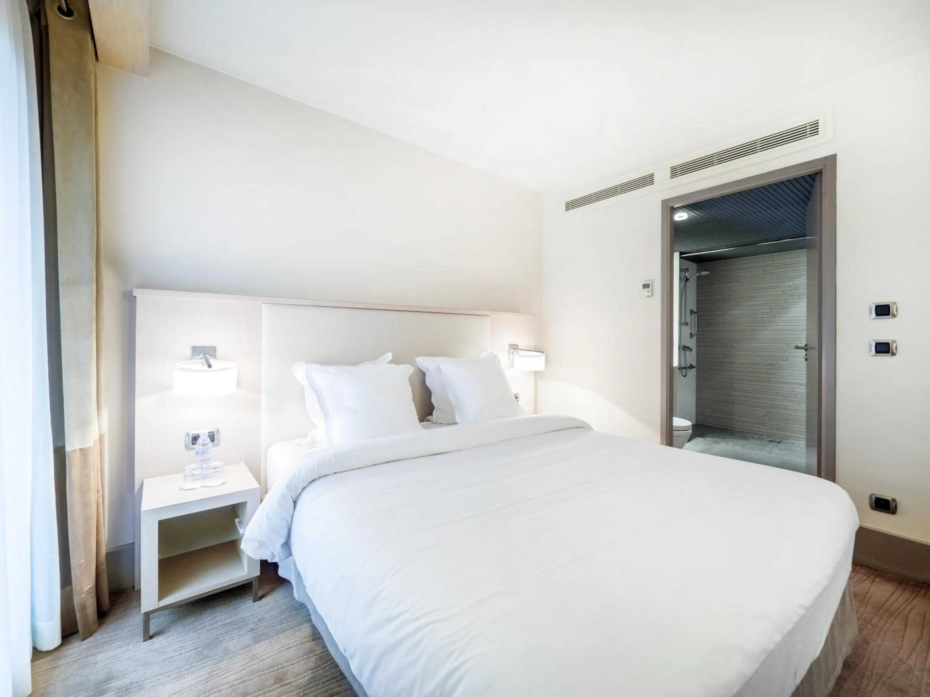 Photo of the whole room, Bed in Hôtel Le Pré Carré