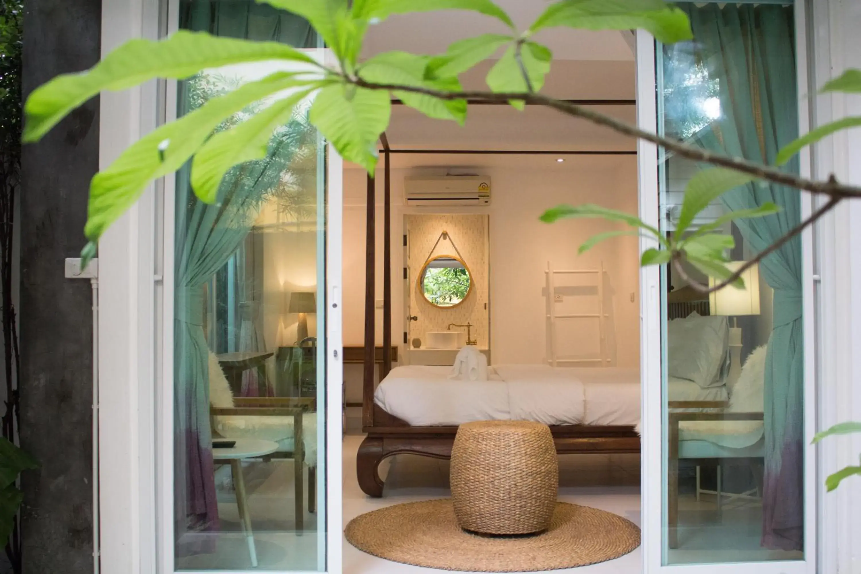 Photo of the whole room, Bathroom in Changmoi House (Little Village)