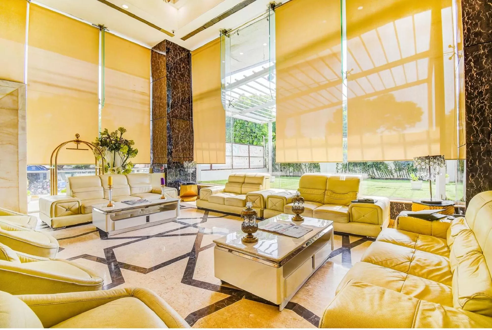 Seating area, Lobby/Reception in The Hotel Orient Taibah