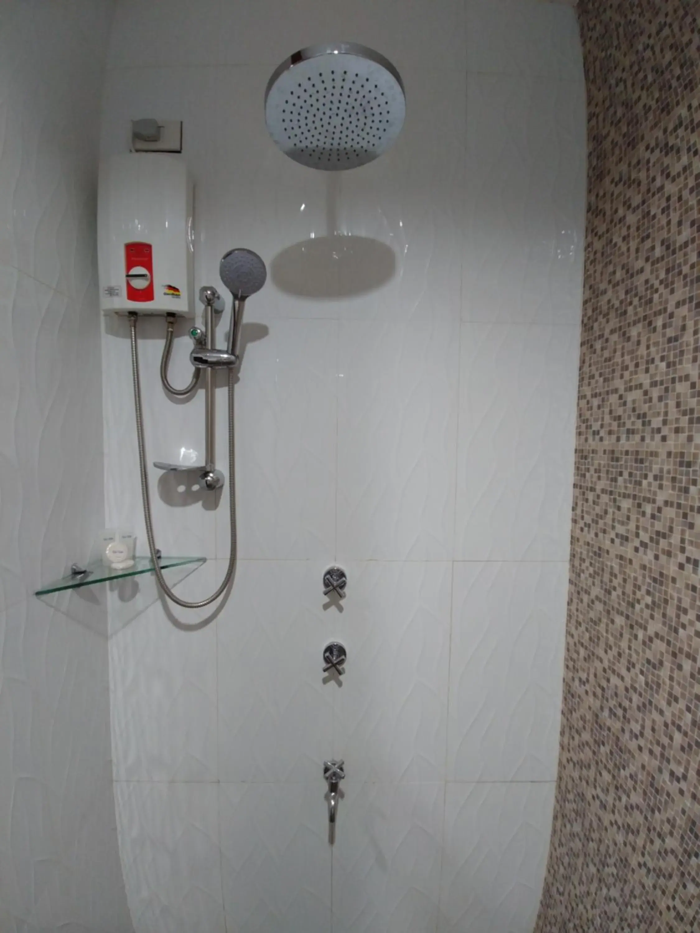 Standard Queen Room in Bed and Bath Serviced Suites Standard Queen Room in Bed and Bath Serviced Suites