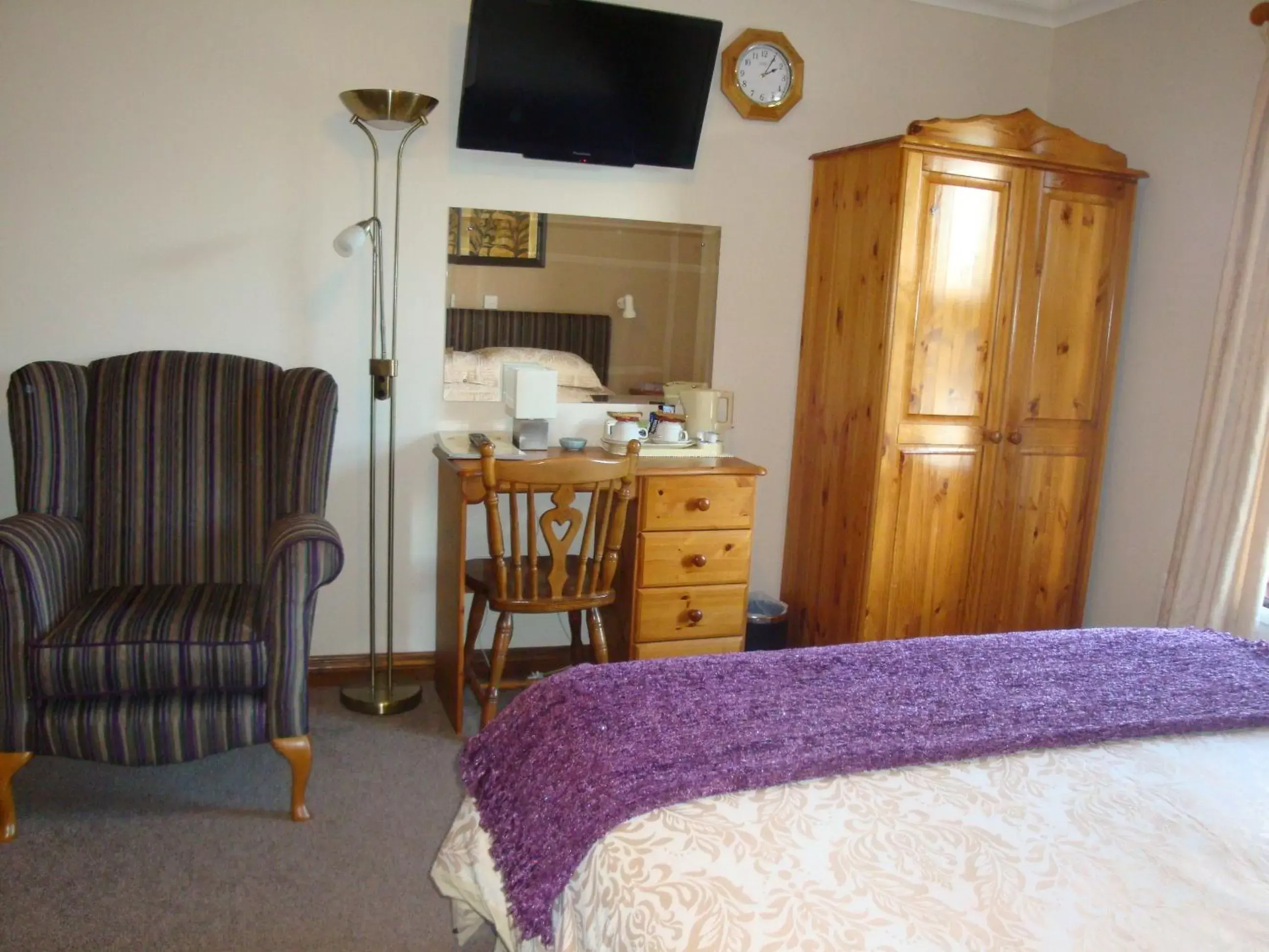 Decorative detail, Bed in Corrigans Shore House