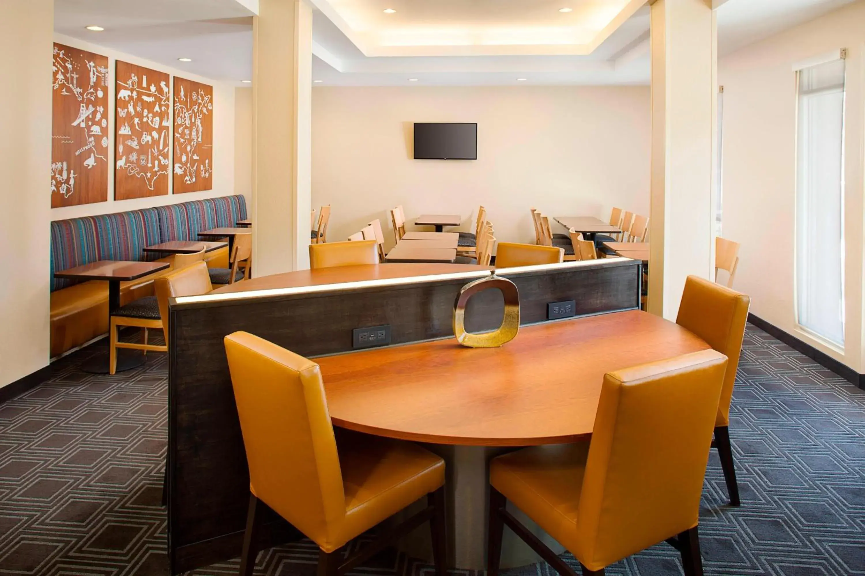 Breakfast, Restaurant/Places to Eat in TownePlace Suites by Marriott Phoenix Goodyear